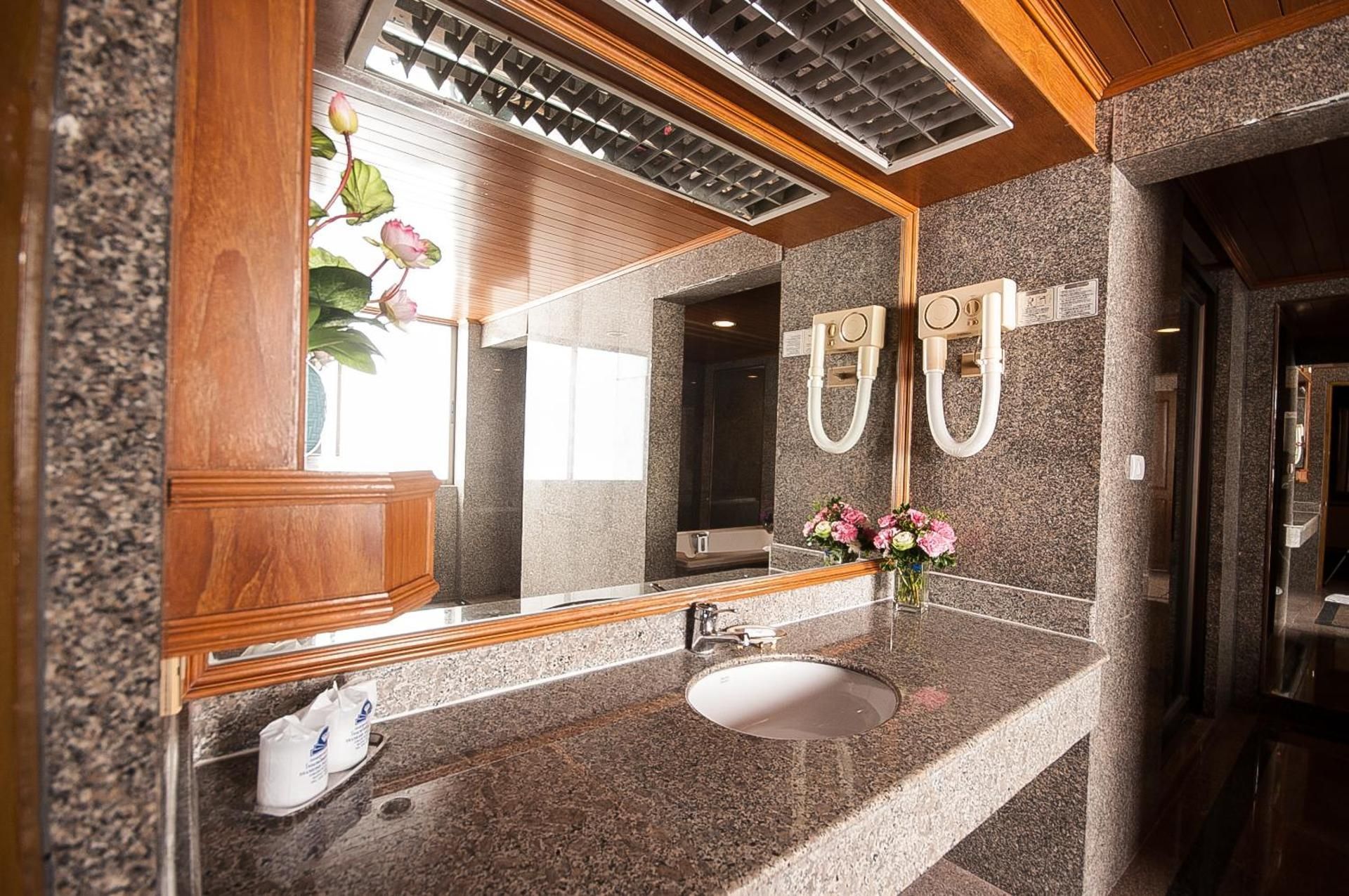 Executive Suite