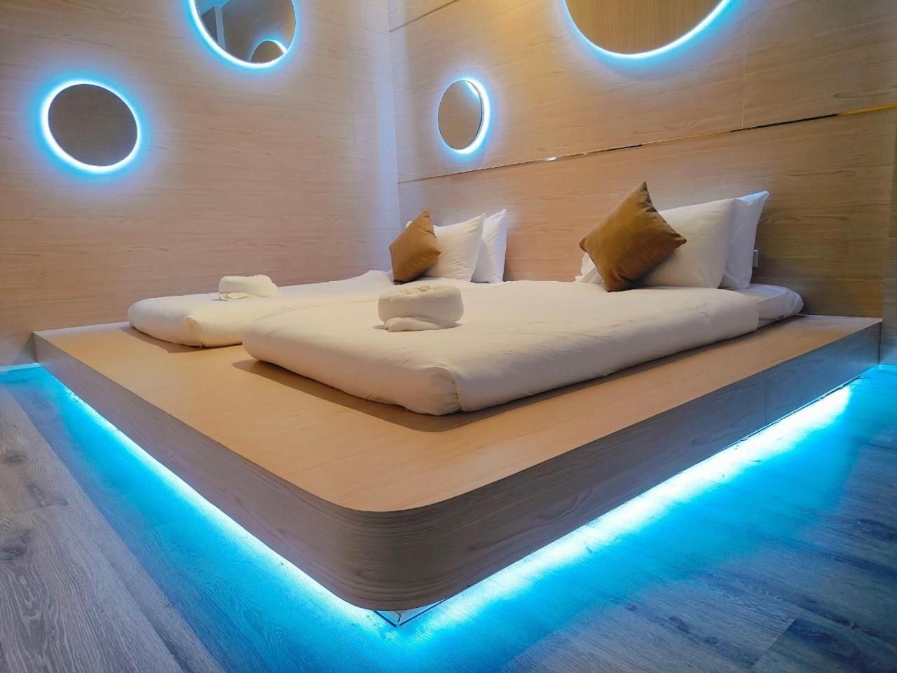 Icon Hotel Hatyai  Japanese Style Twin Room with Shared Bathroom - Non-Smoking