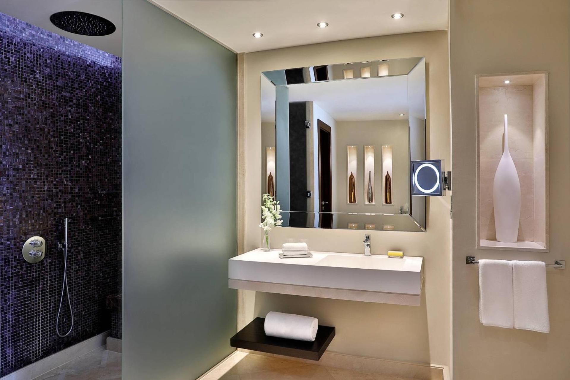 Executive Suite, Club lounge access, 1 Bedroom Suite, 1 King