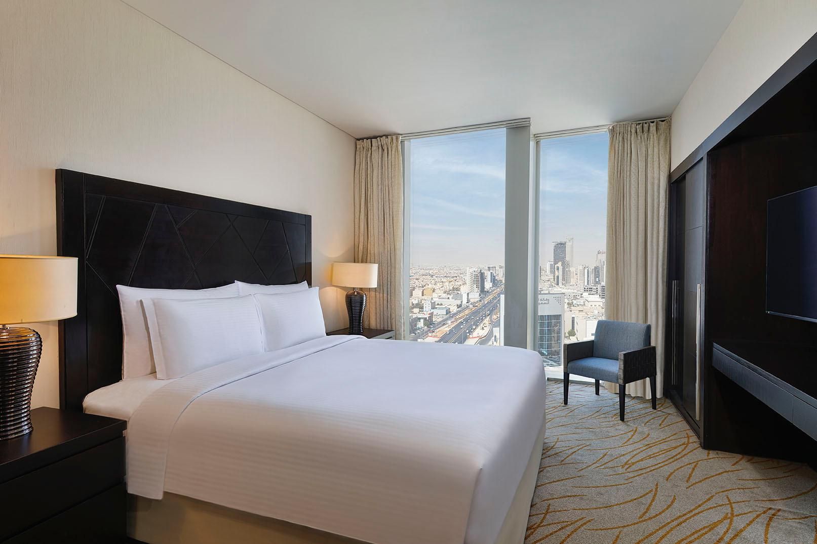 Suite, 3 Bedroom Suite, Bedroom 1: 1 King, Bedroom 2: 1 Queen, Bedroom 3: 2 Twin, City View