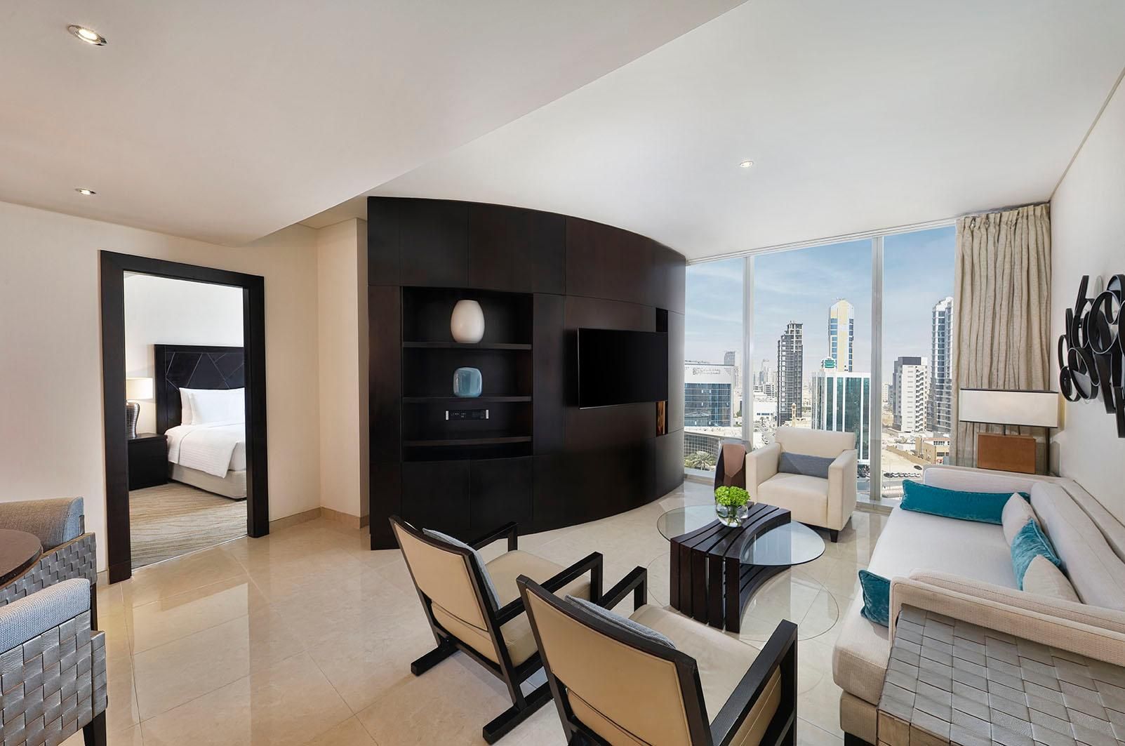 Suite, 3 Bedroom Suite, Bedroom 1: 1 King, Bedroom 2: 1 Queen, Bedroom 3: 2 Twin, City View