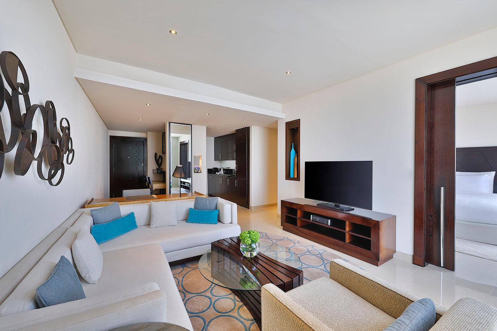 Suite, 1 Bedroom Suite, 1 King, City view