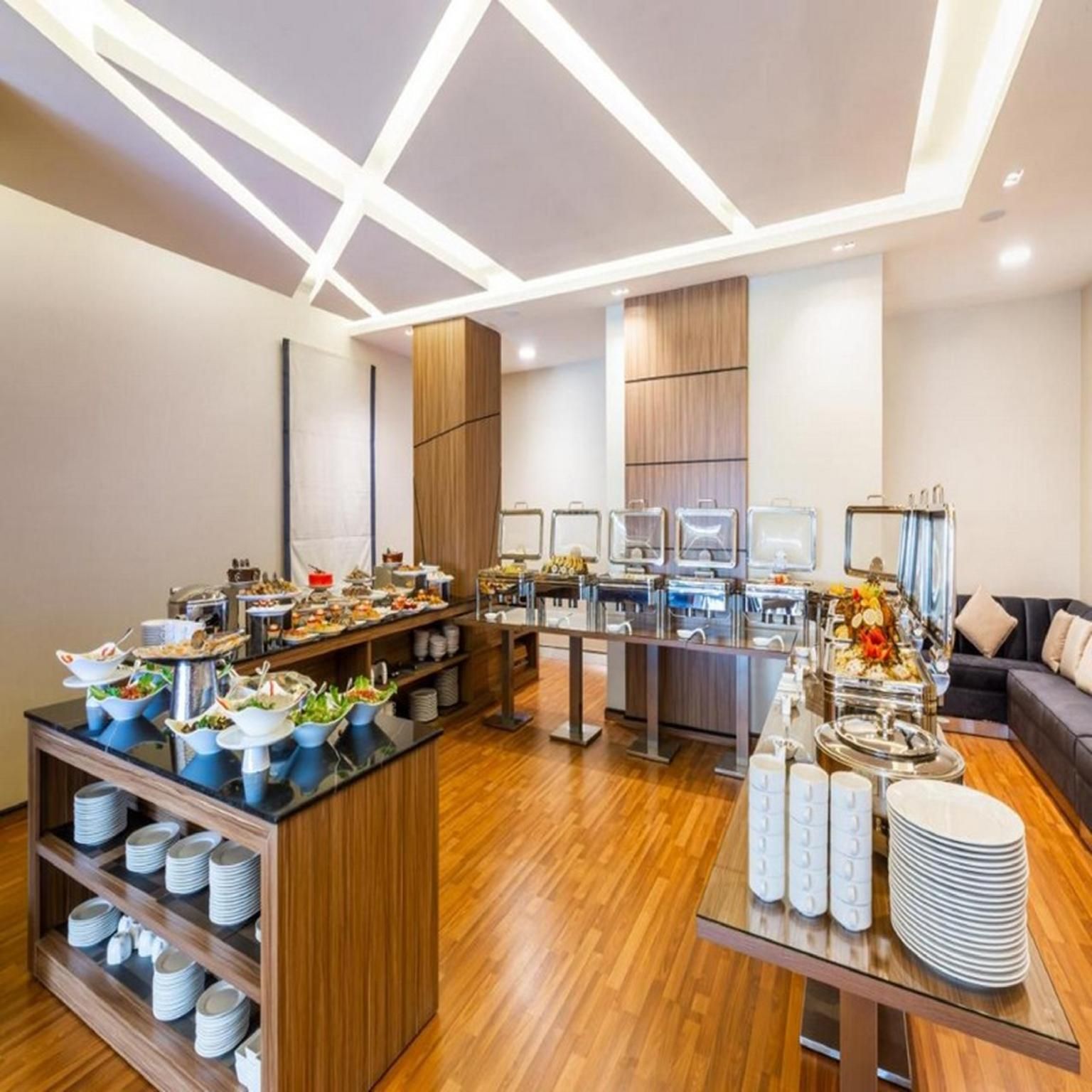 Sunday Luxury Central formerly Anan hotel