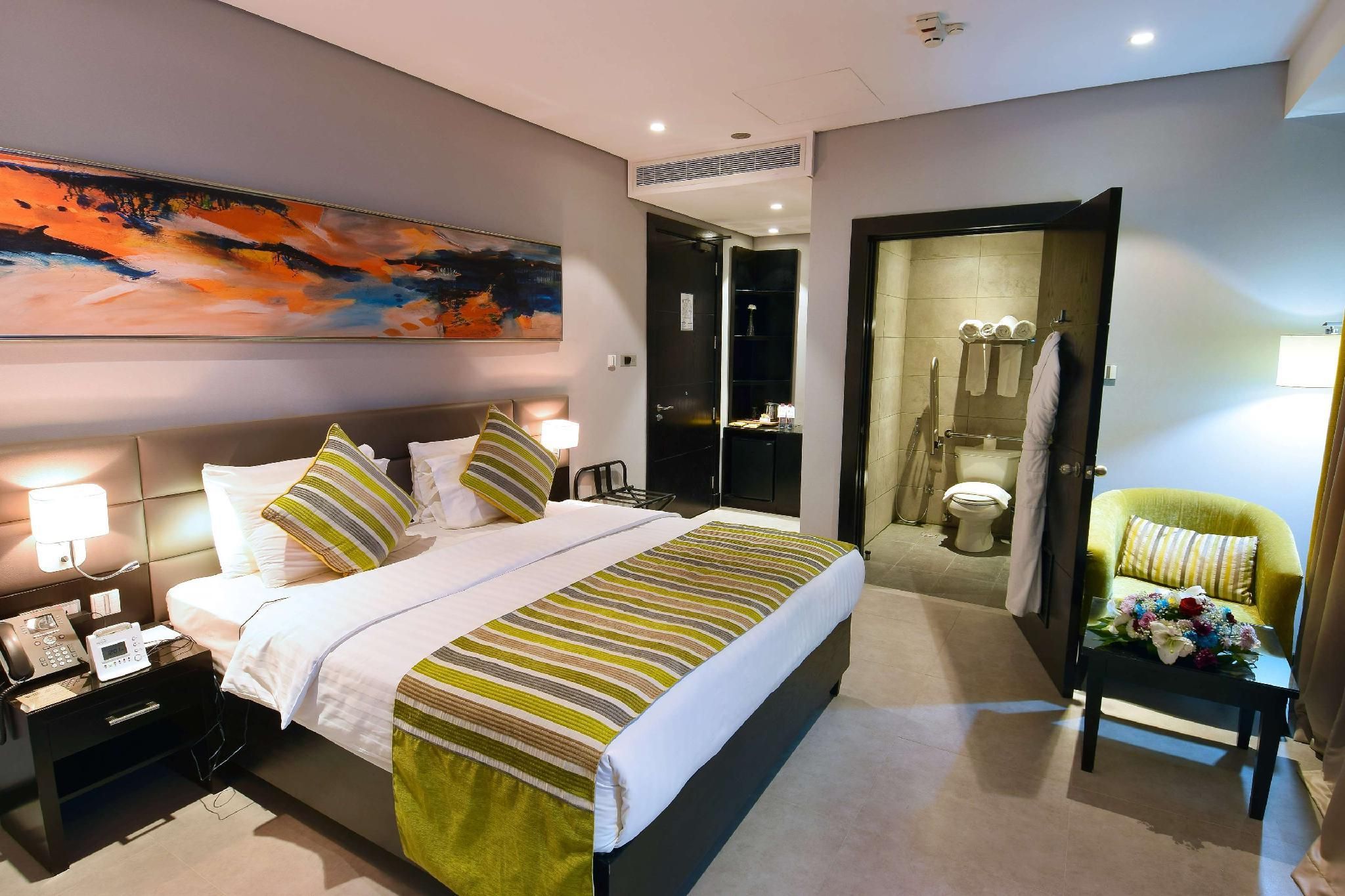 1 King Bed, NonSmoking, Deluxe Room