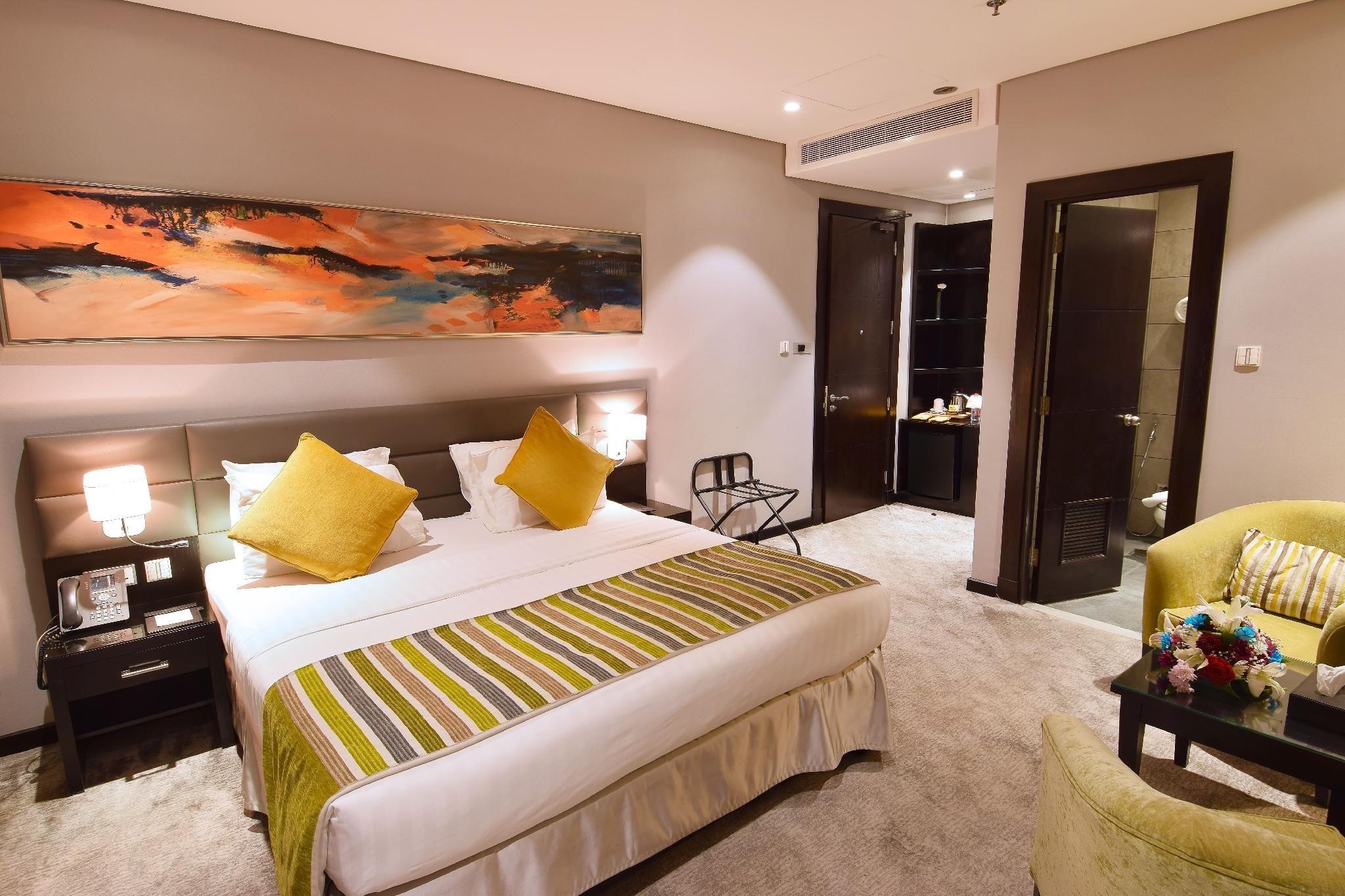 1 King Bed, NonSmoking, Deluxe Room