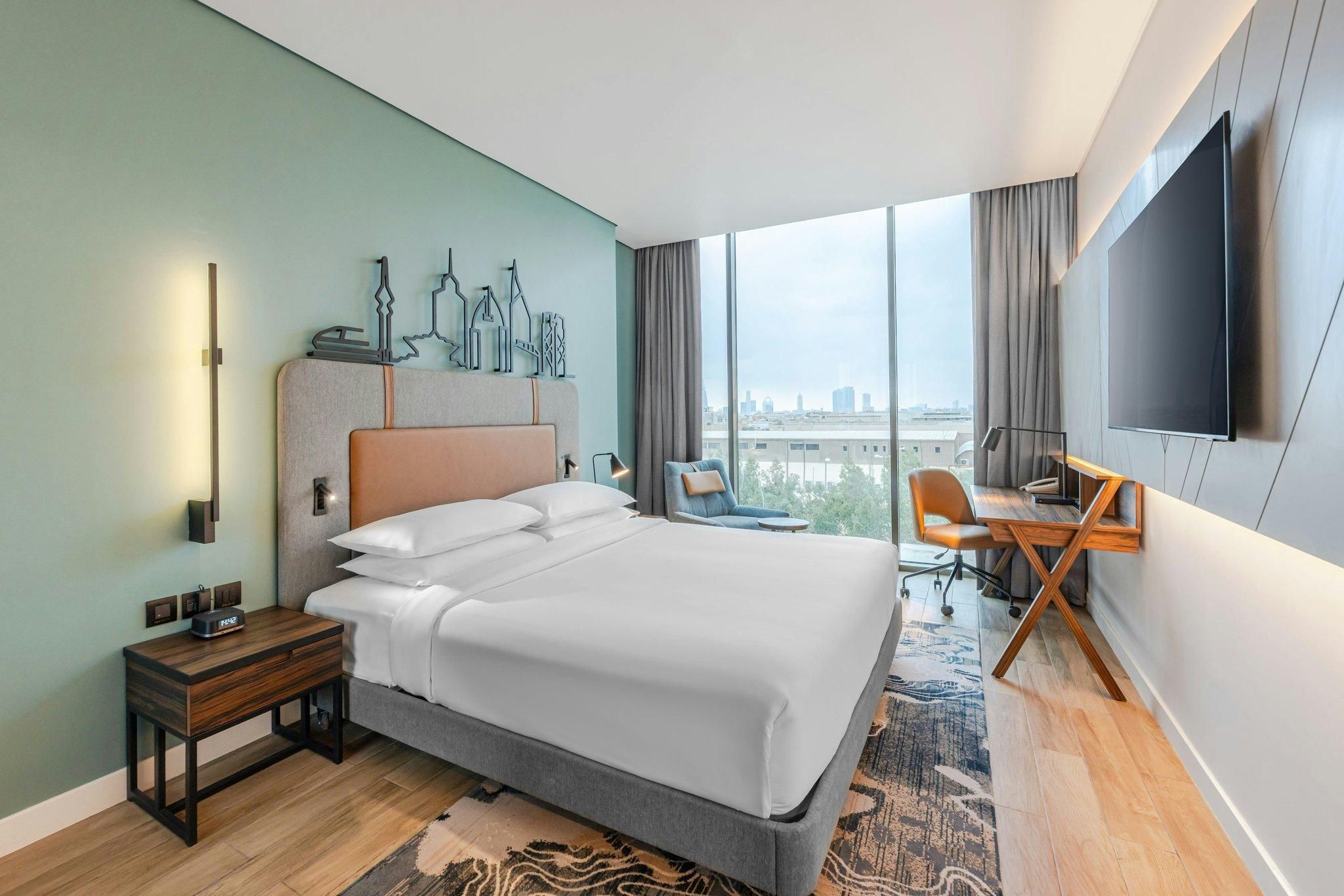 Deluxe, Guest room, 1 King, City view