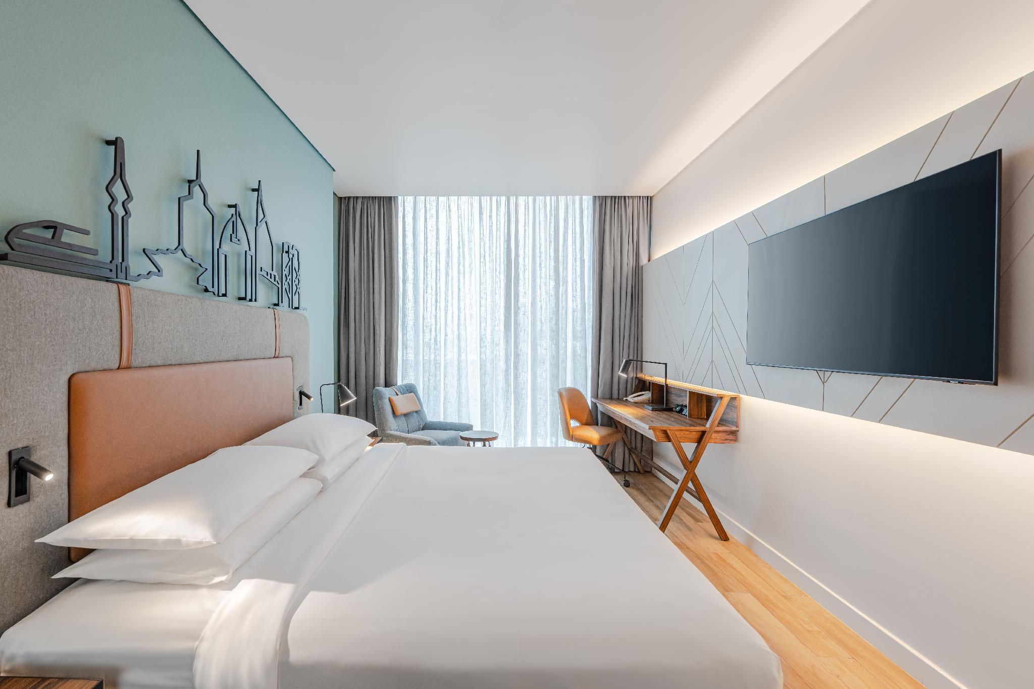 Traditional, Guest room, 1 King, Atrium view