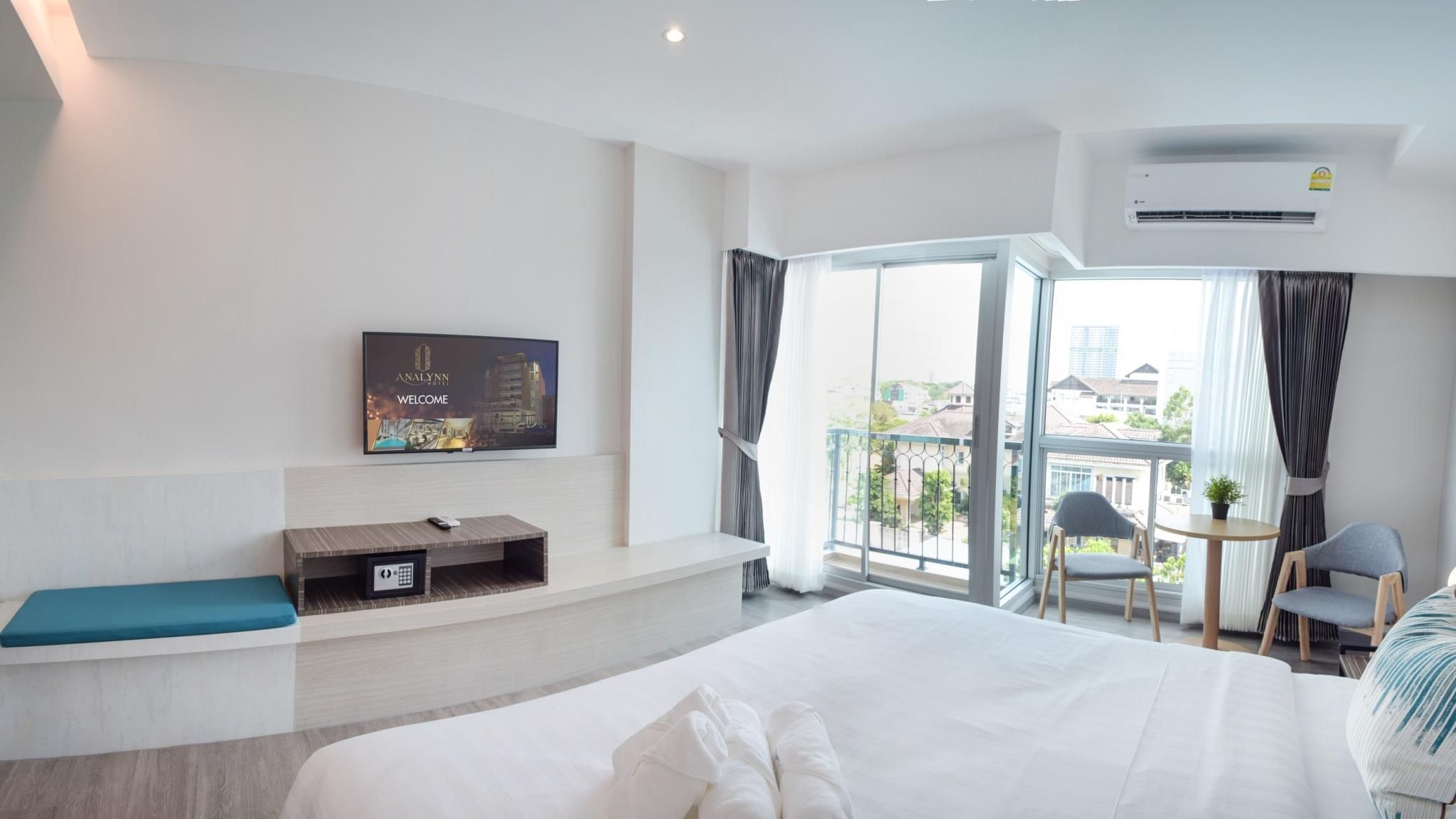 Deluxe Double Room with Balcony