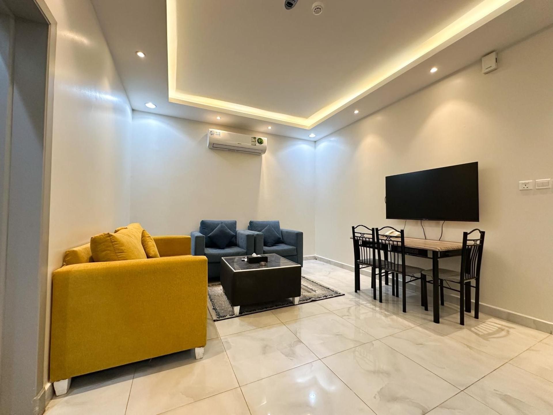 shared lounge/tv area