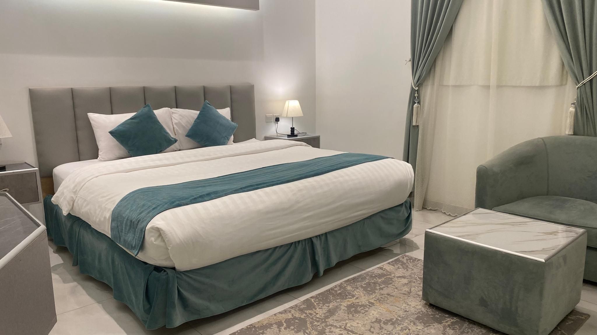 1-Bedroom Apartment with Kitchen