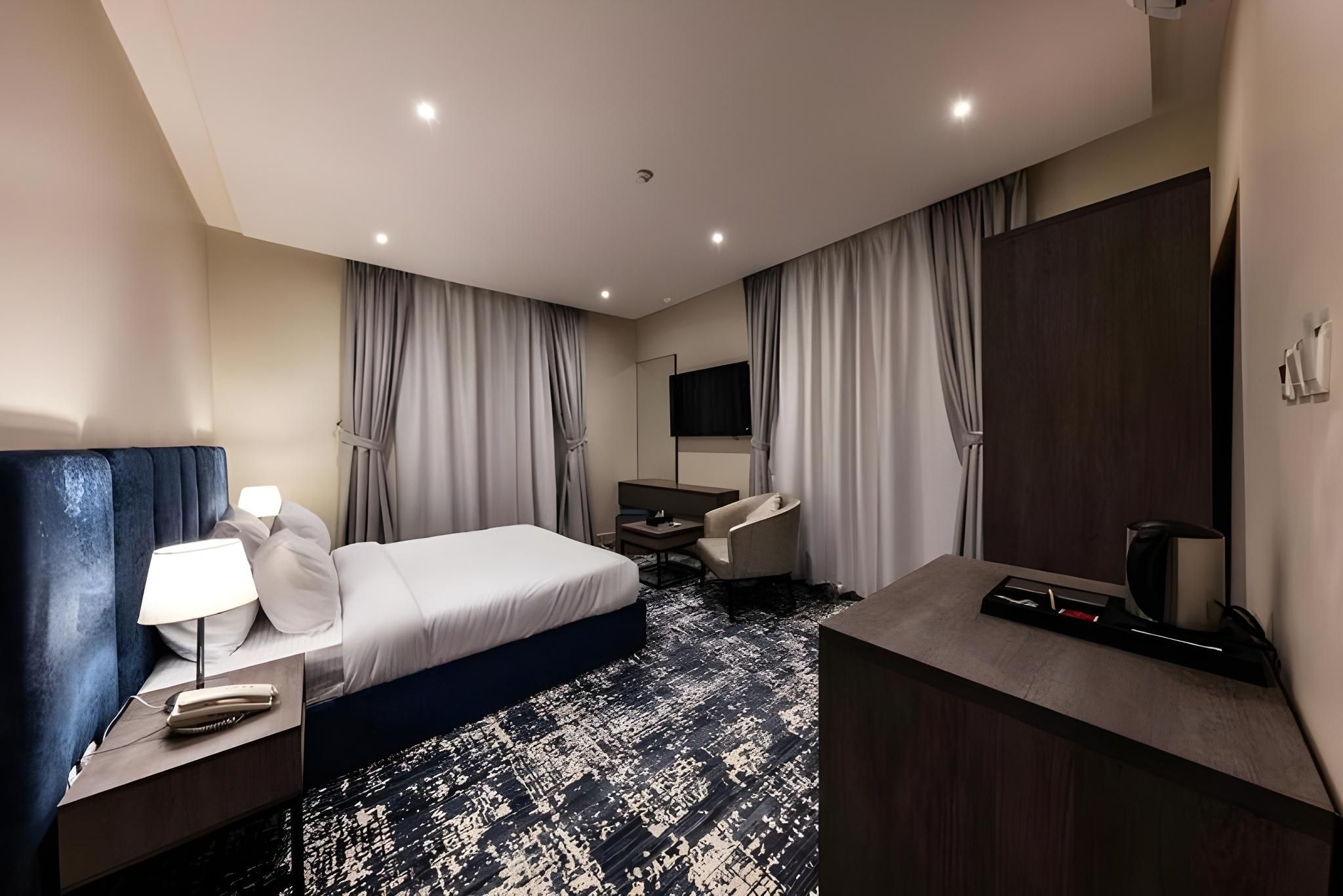 One Bedroom Apartment