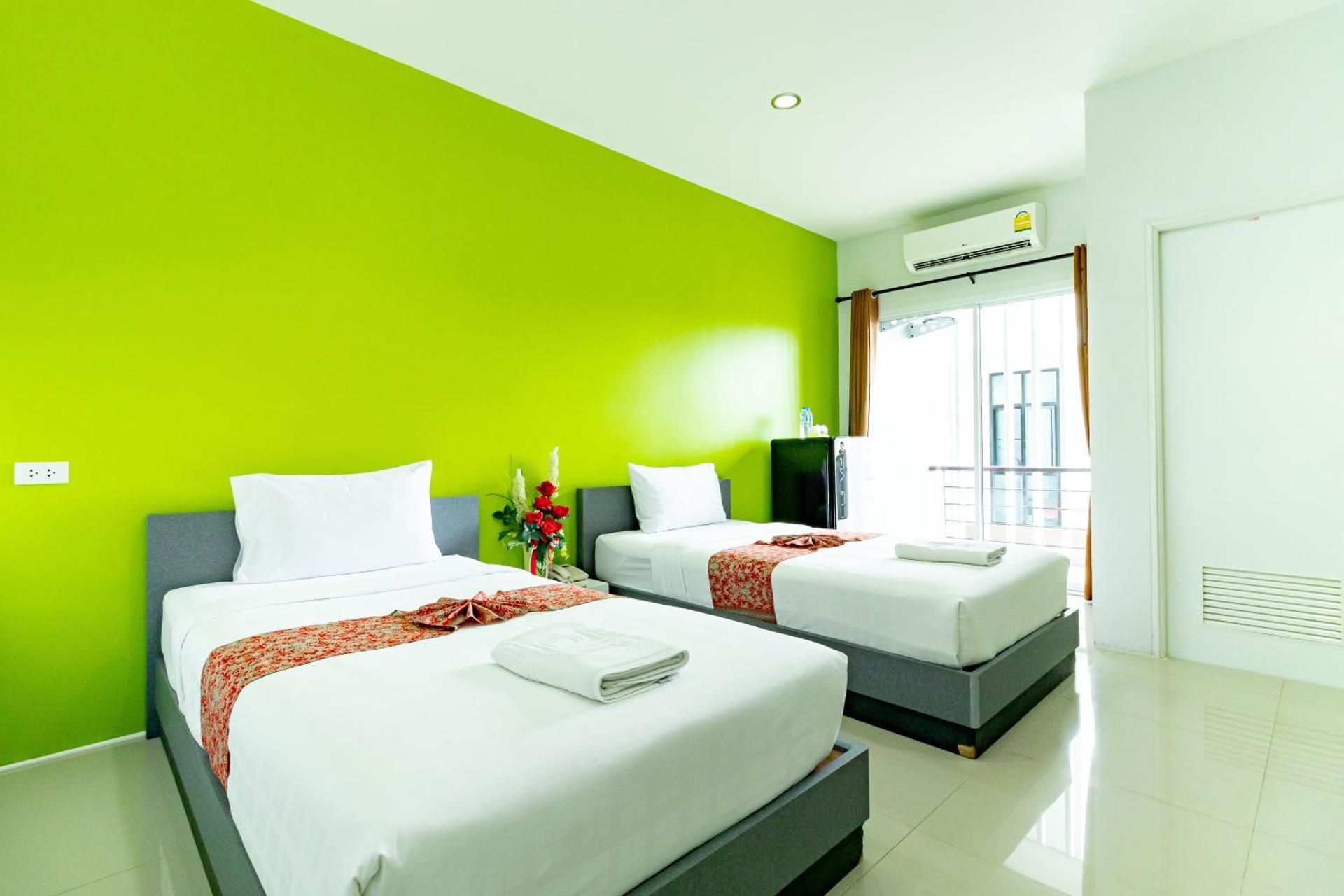 1 Twin Bed
