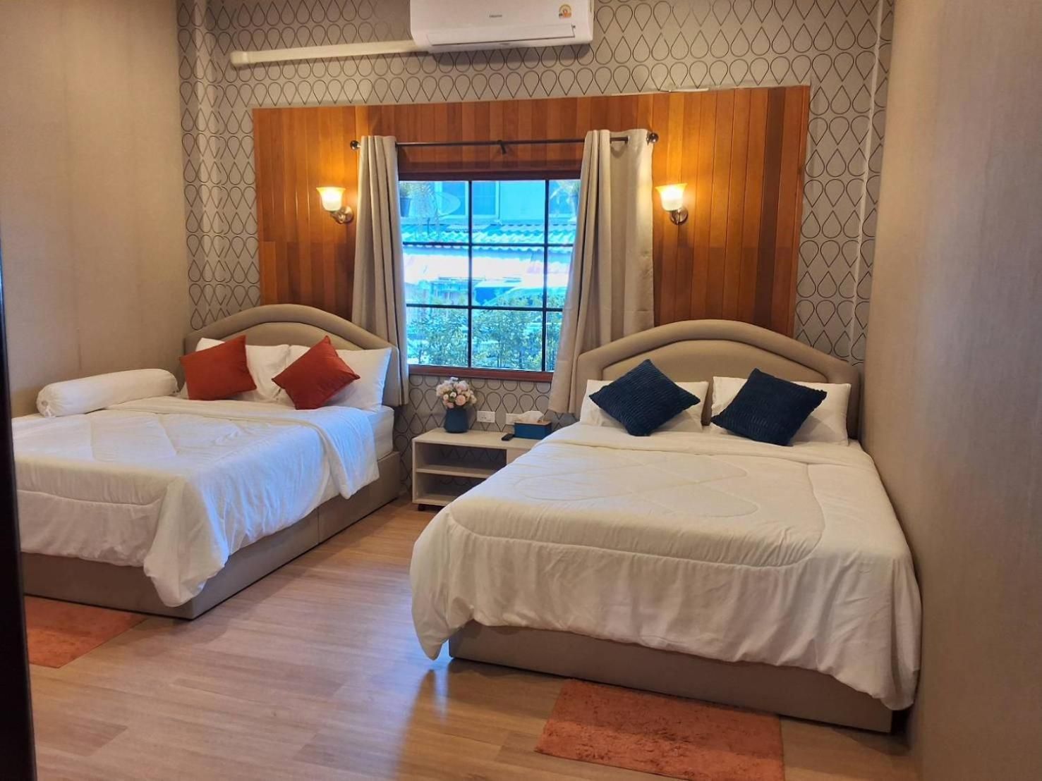 Quadruple Room with Private Bathroom