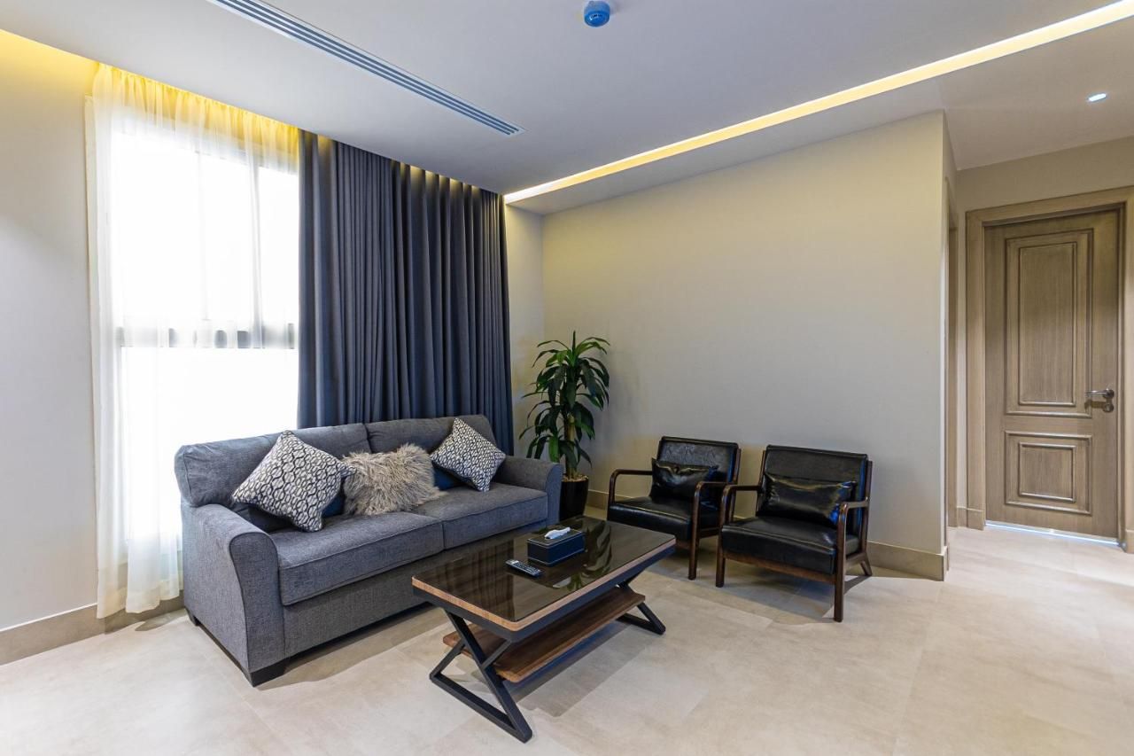 One Bedroom King Suite Room
