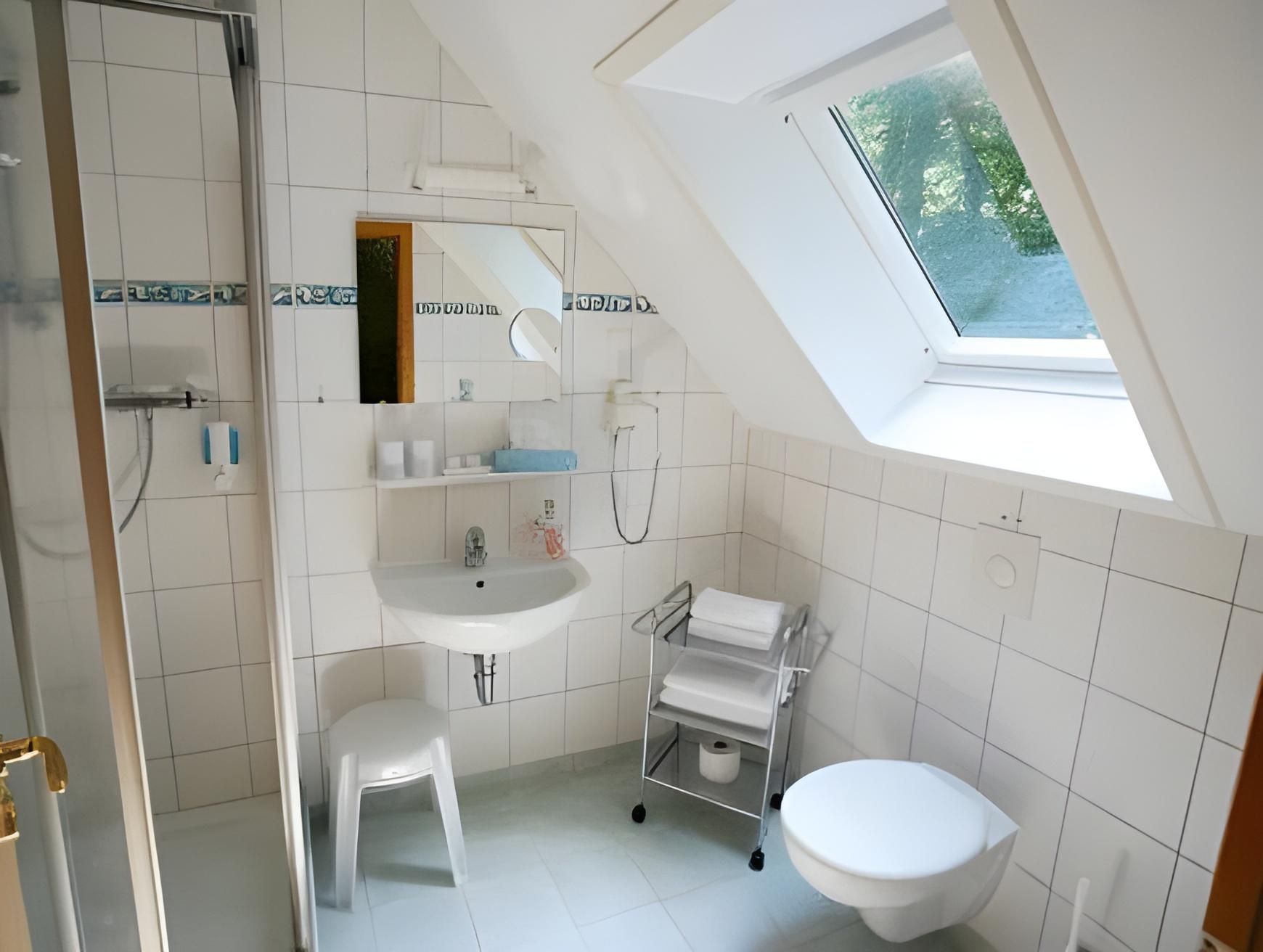 Apartment (4 Adults + 2 Children)