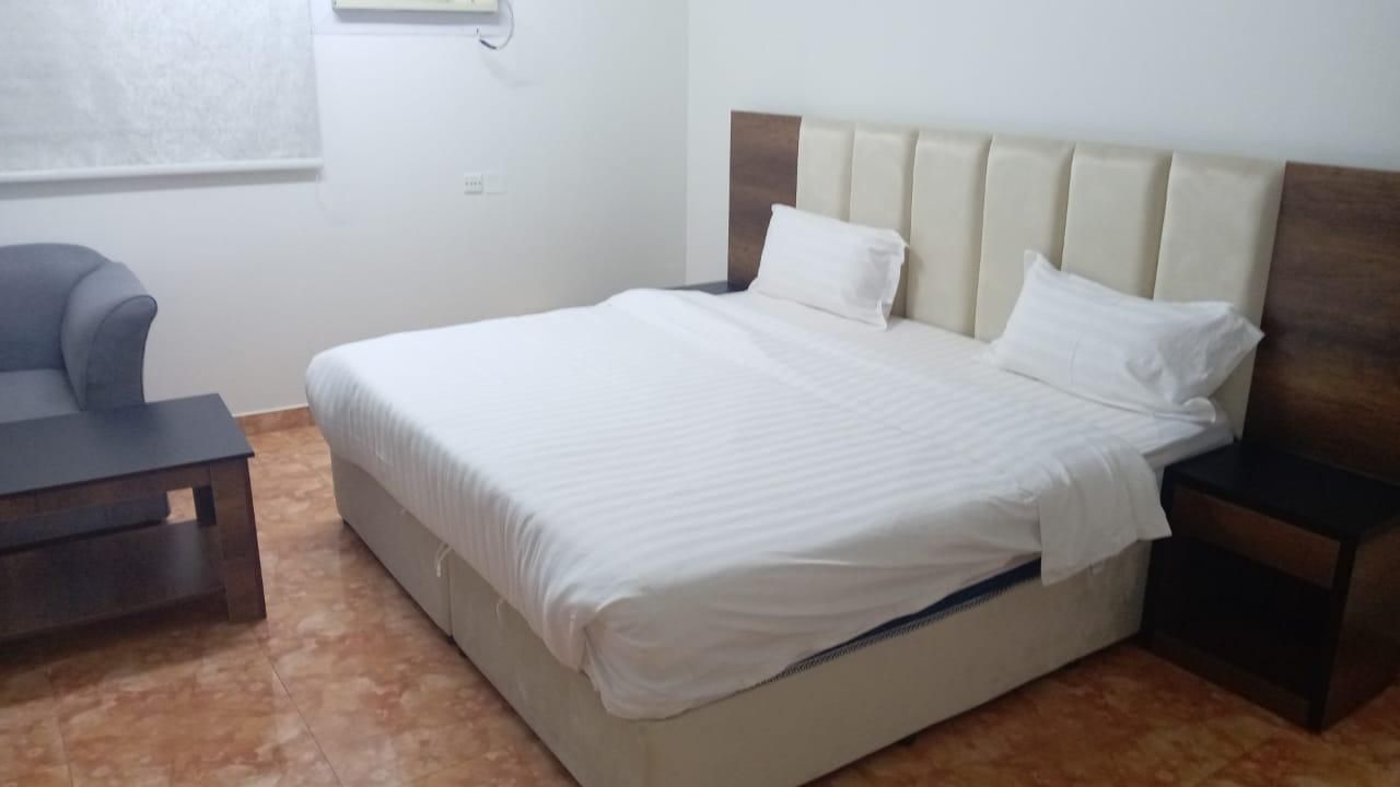 1-Bedroom Apartment with Kitchen