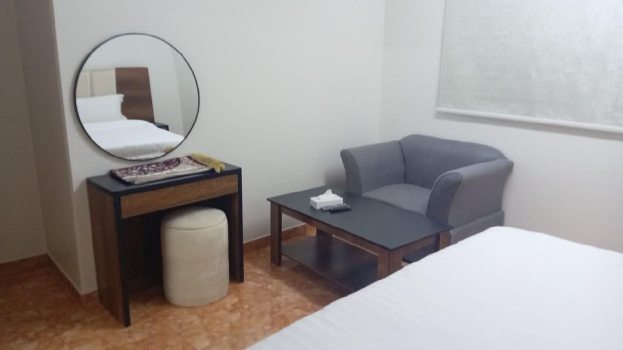 1-Bedroom Apartment with Kitchen