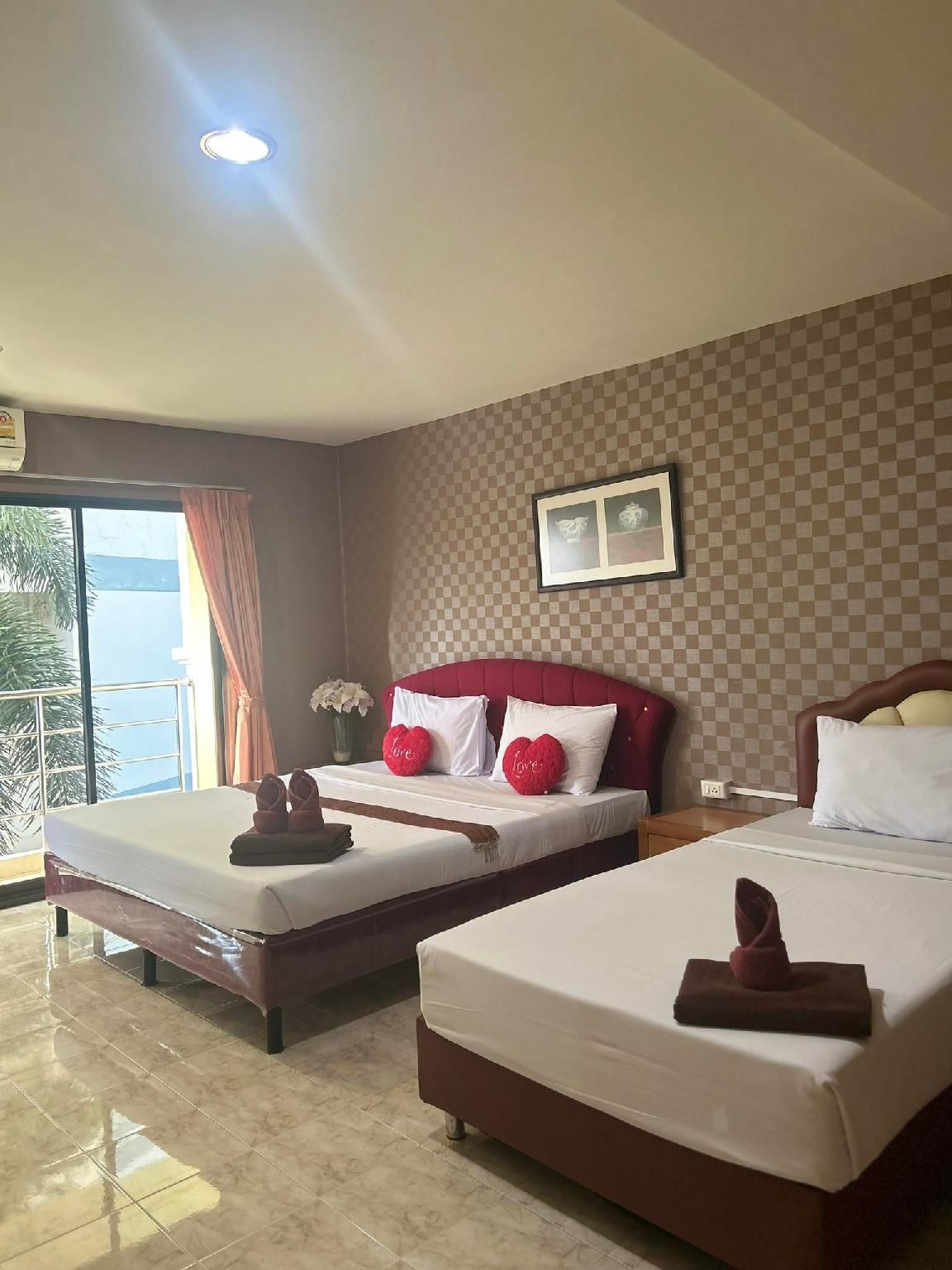 pearlplaceHotel Triple Room - Kings Side Story