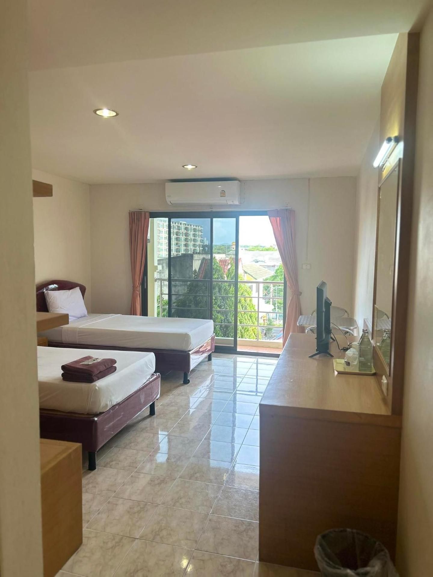 pearlplaceHotel Standard Twin Room