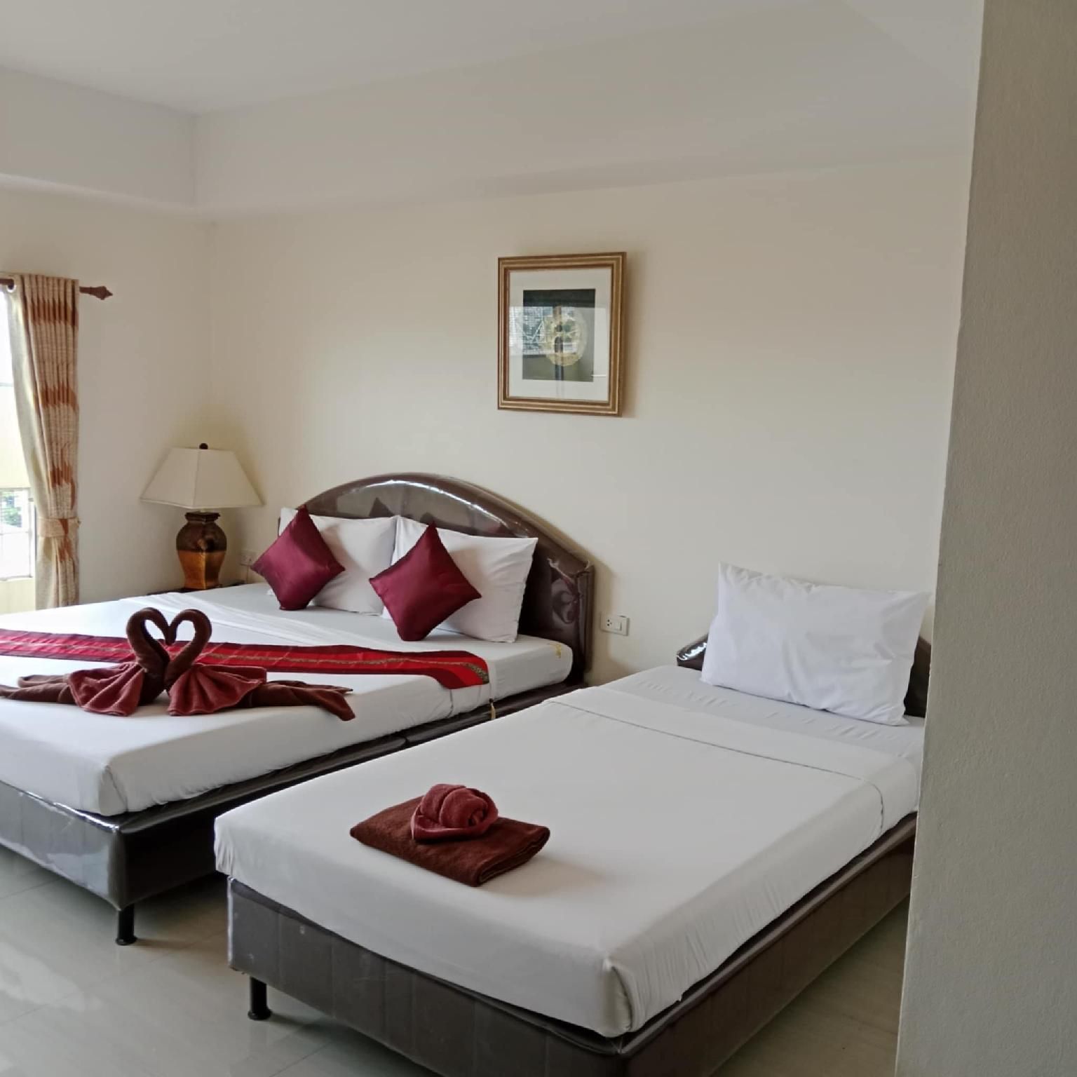 pearlplaceHotel Triple Room - Kings Side Story 2