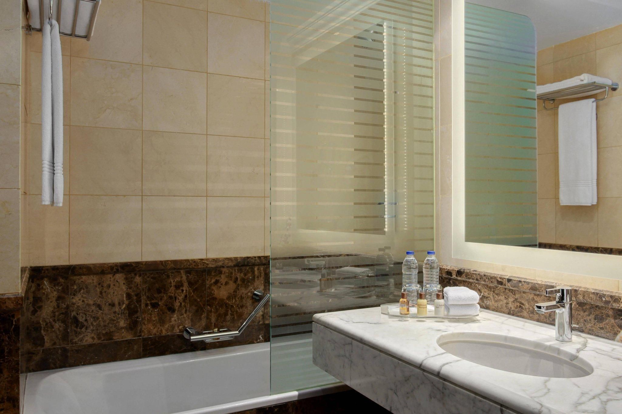 Tower Room, Tower Lounge access lounge access, Guest room, 1 Queen