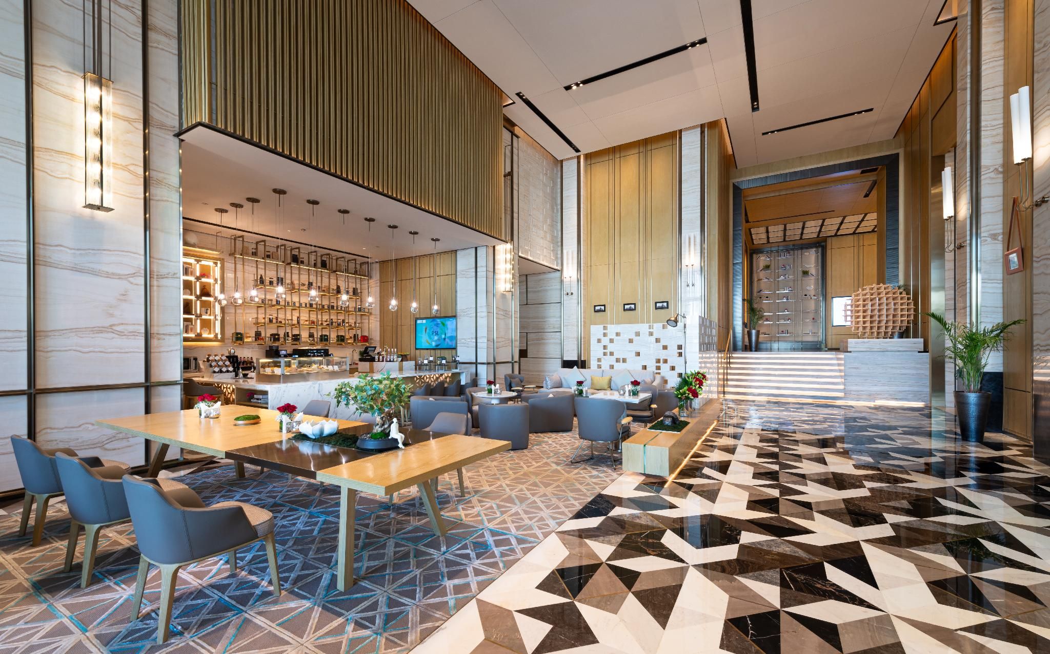 shared lounge/tv area