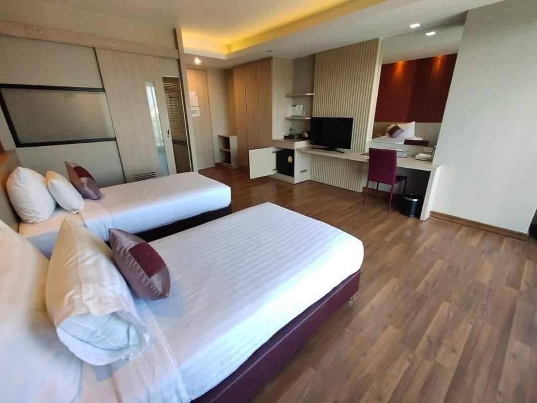Deluxe Twin - 2 Single Beds