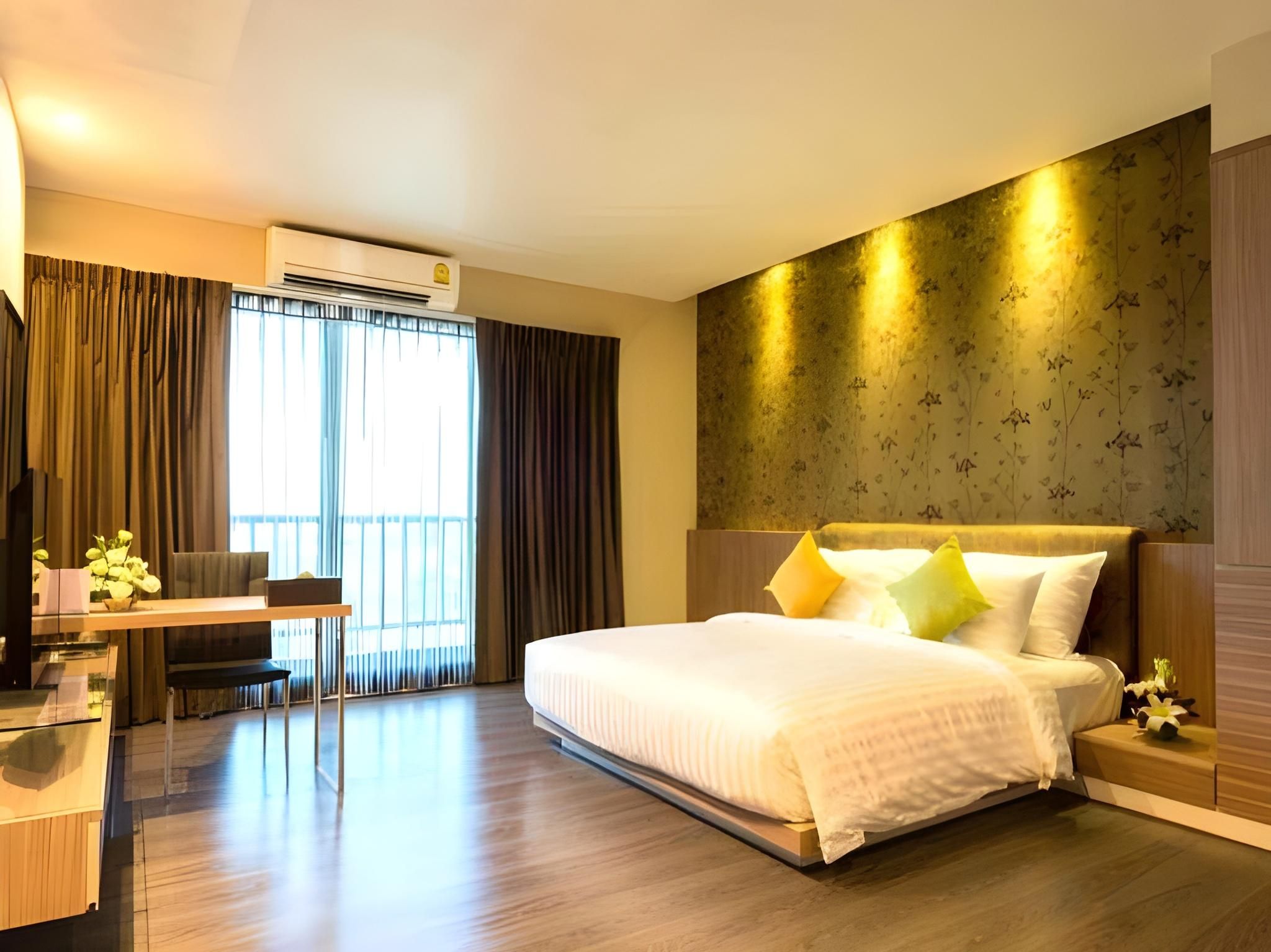 Deluxe King Bed