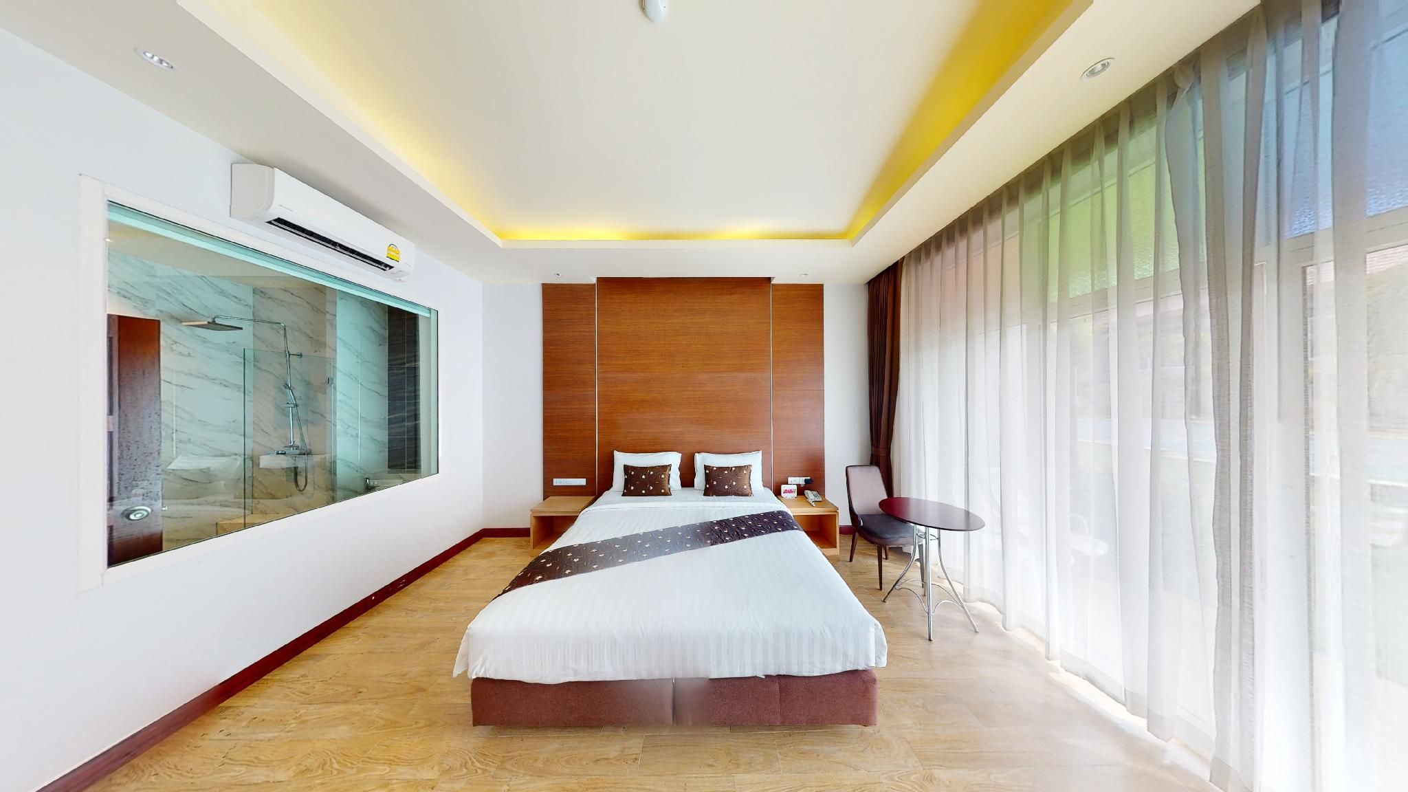 Deluxe Pool View King Room for 2 People