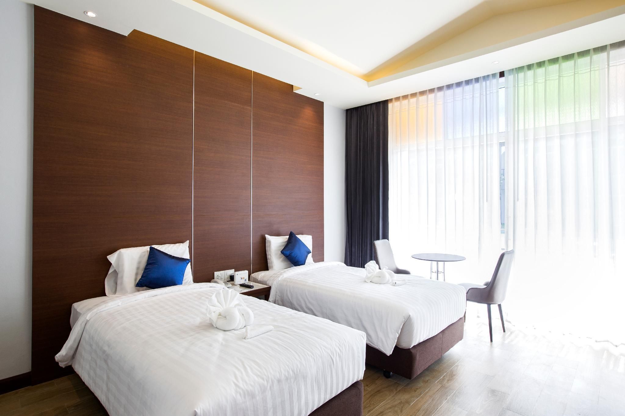 Deluxe Twin Room (Standard Floor)