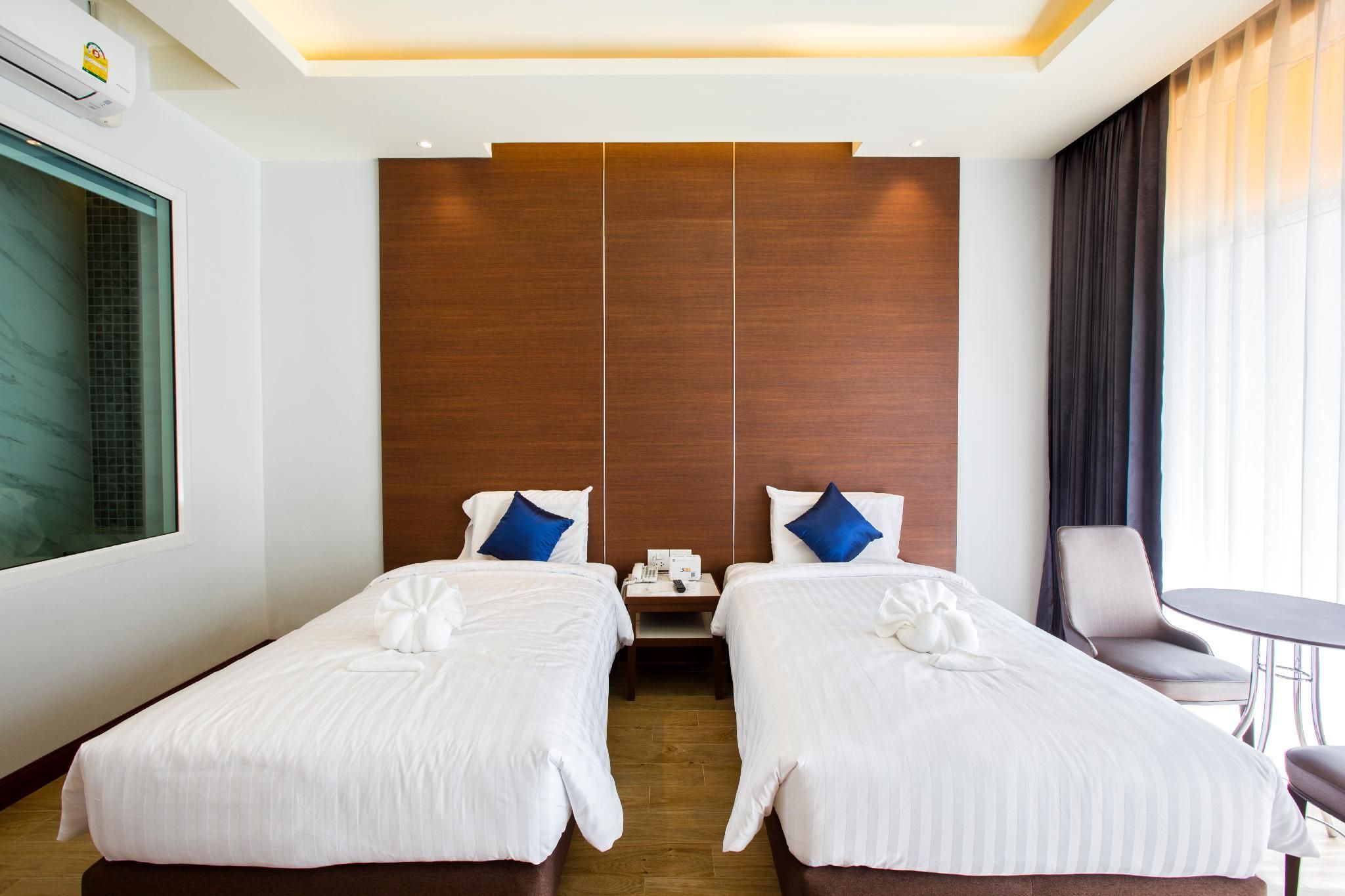 Deluxe Twin Room (Standard Floor)