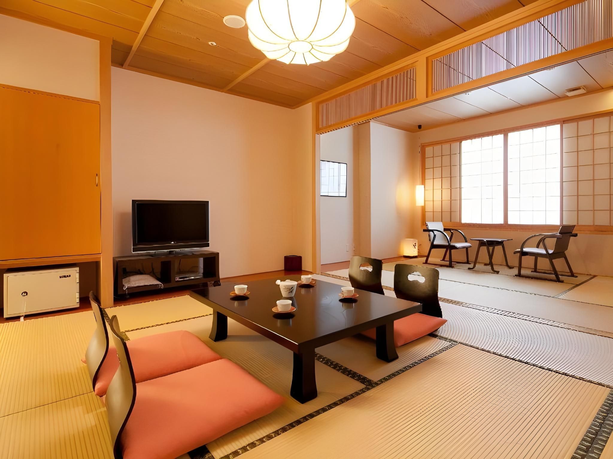 Deluxe Japanese Room