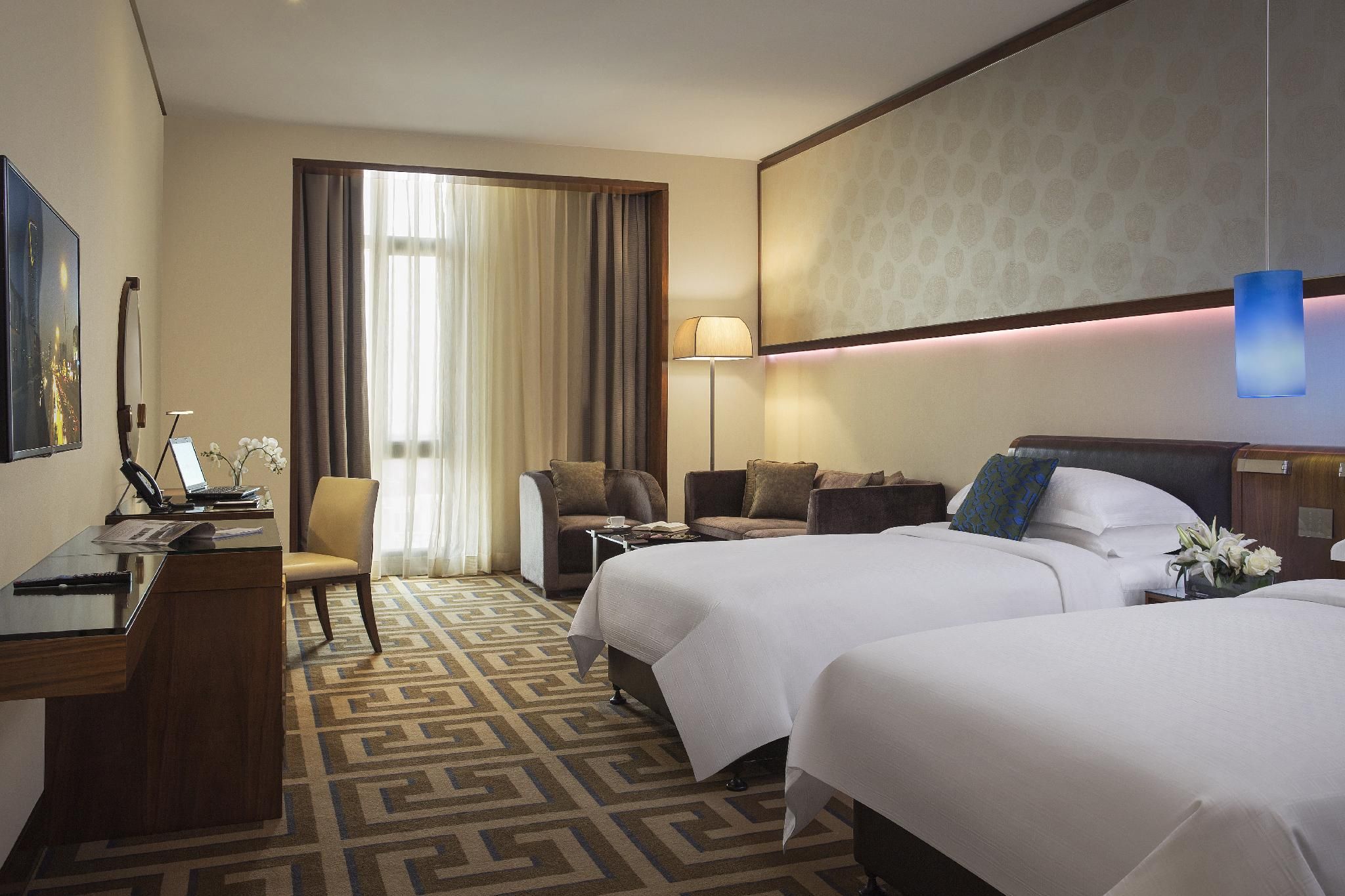High Floor Twin Room - Lounge Access Included