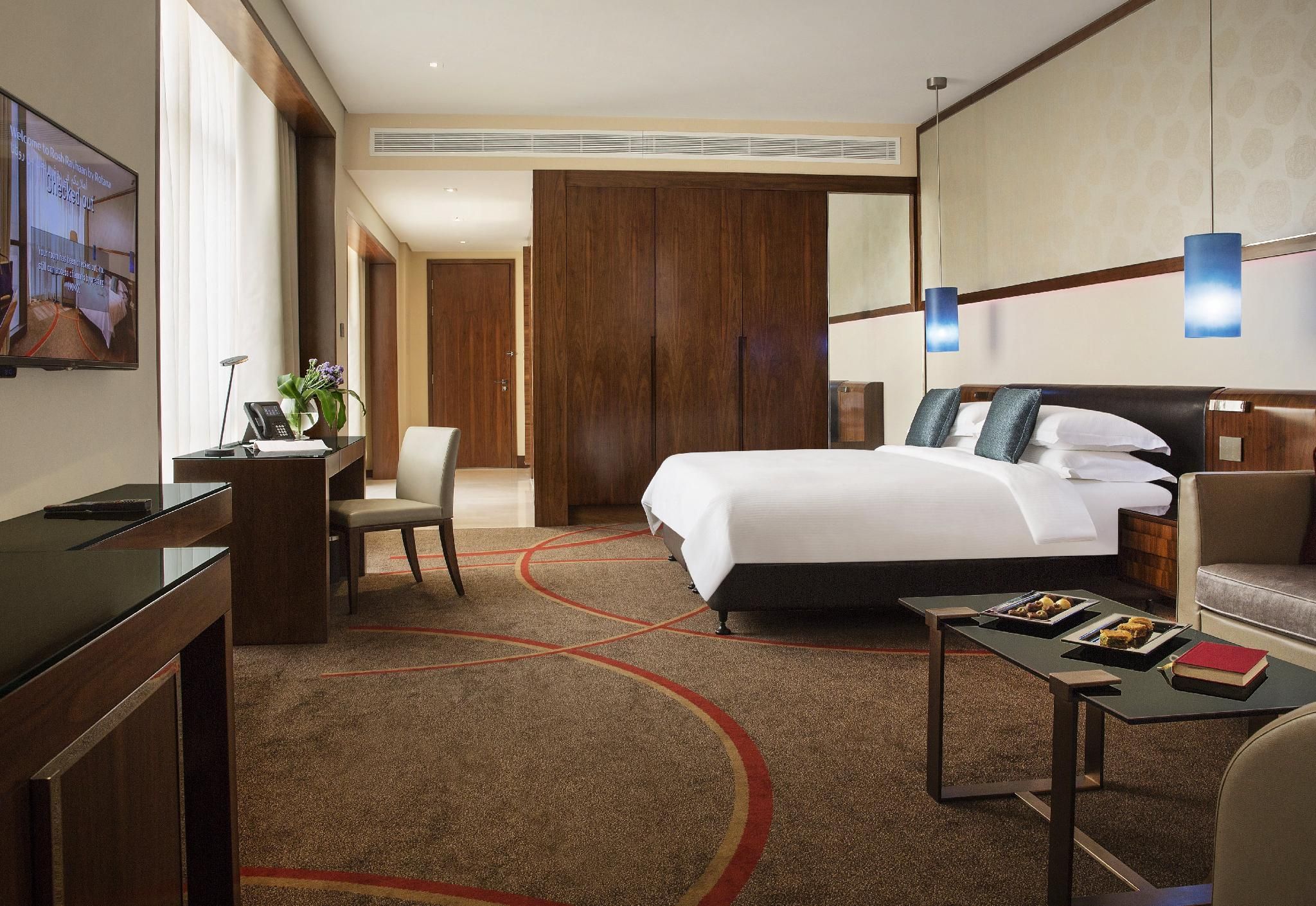 1-Bedroom Suite - Lounge Access Included