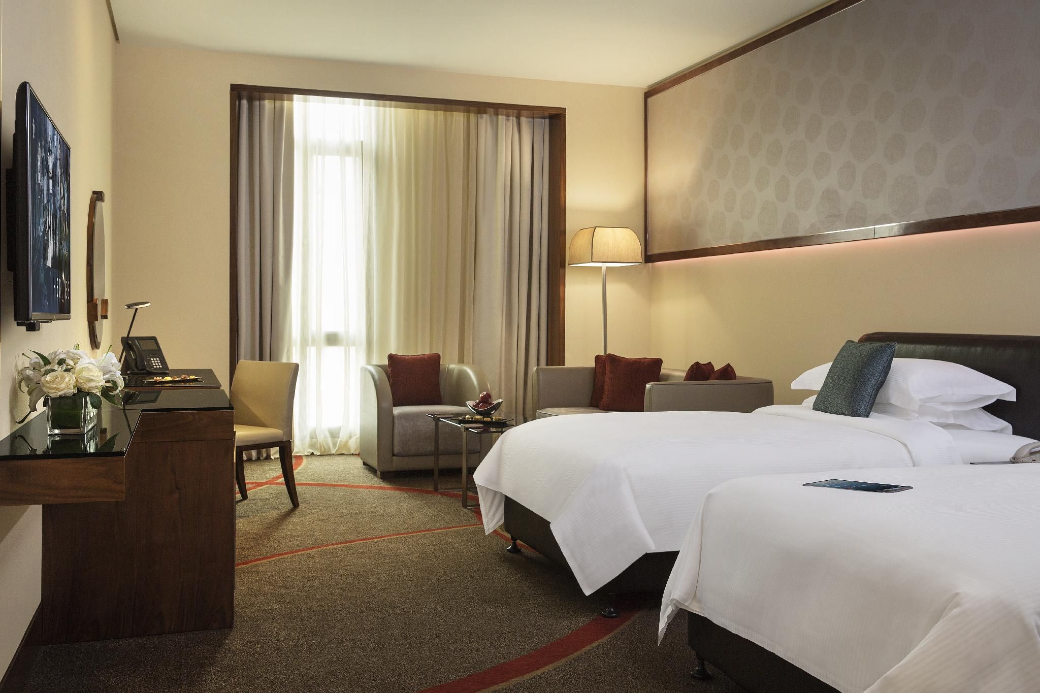 Spacious Guest Room with 2 Single Beds