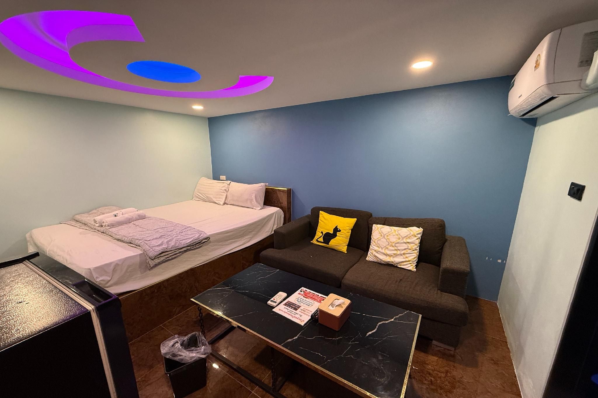 Deluxe Room with Jacuzzi