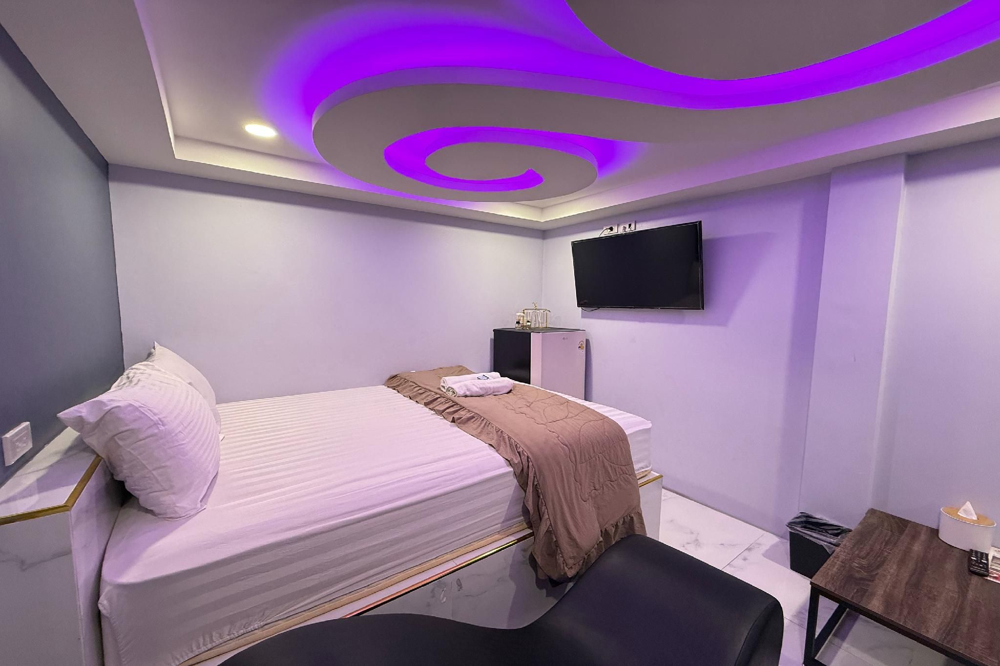 Deluxe Double Room - No Window