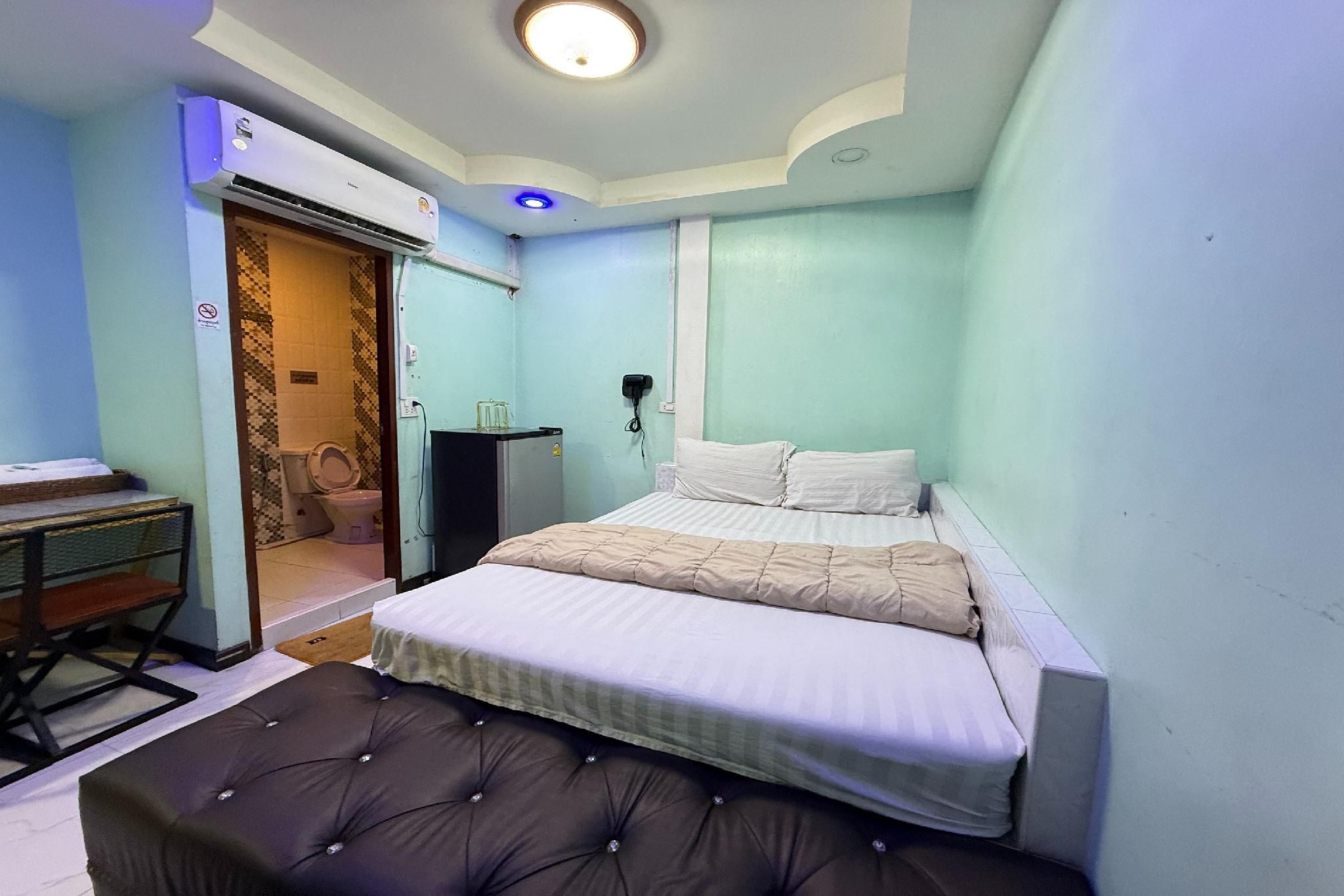 Standard Double Room - no window