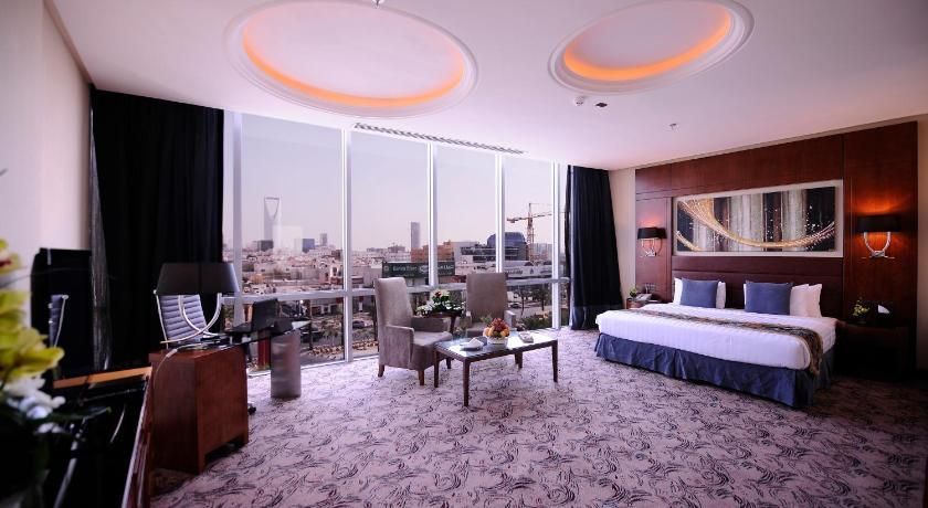 Queen Room with View