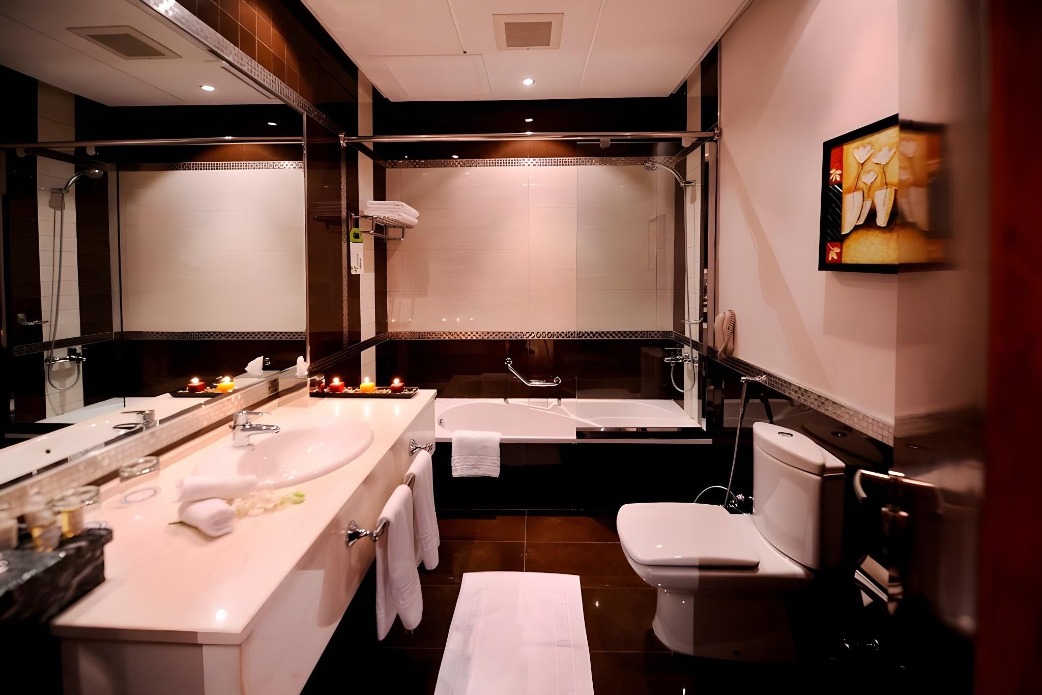 Queen Room with View