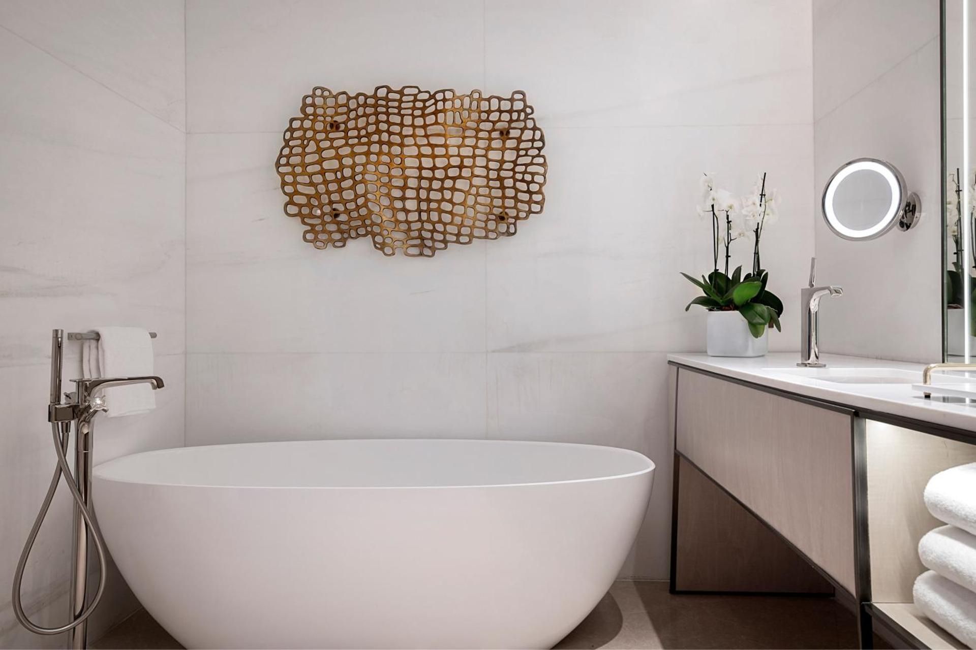 John Jacob Astor Executive King Suite