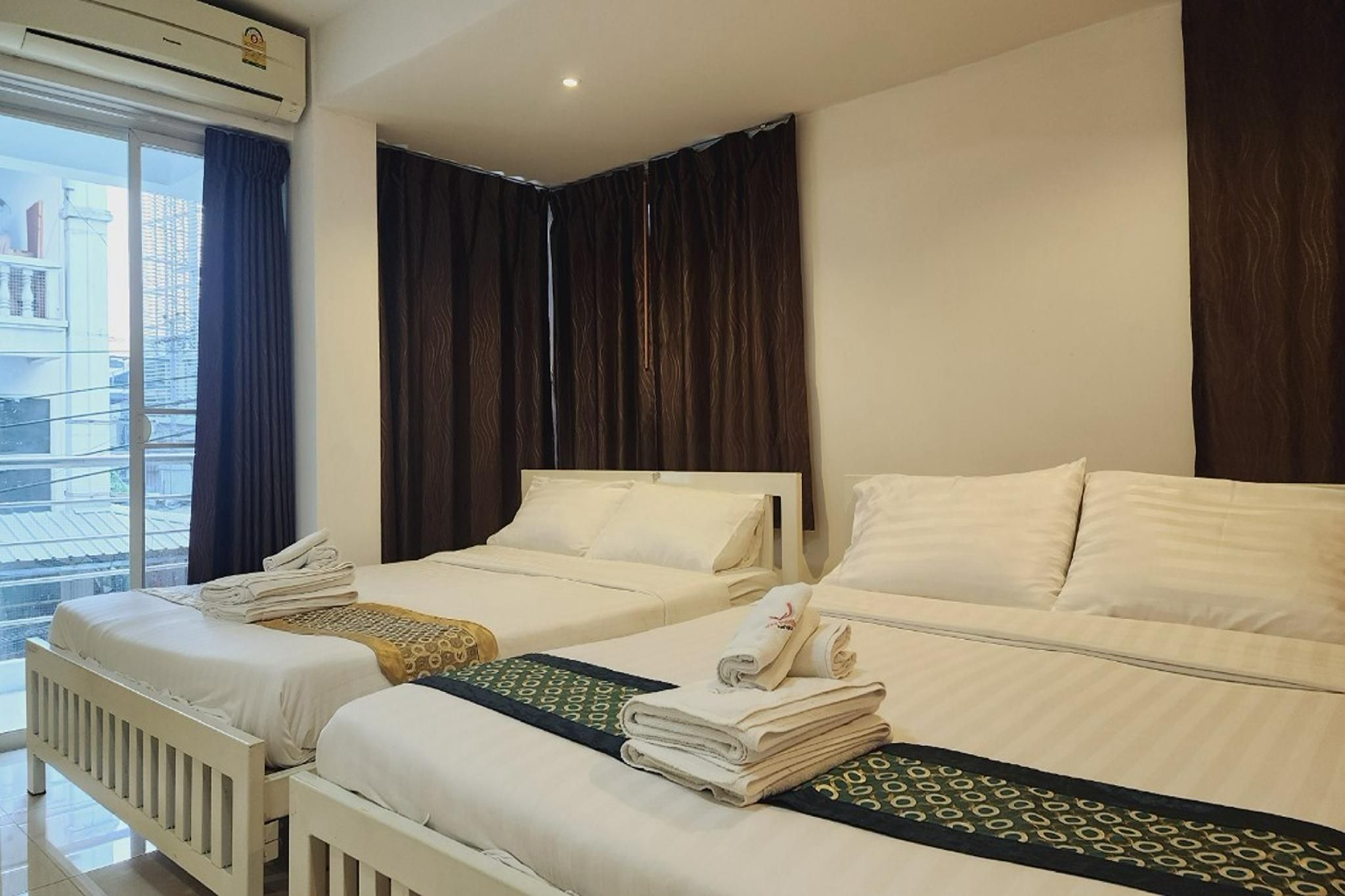 Standard Twin Room