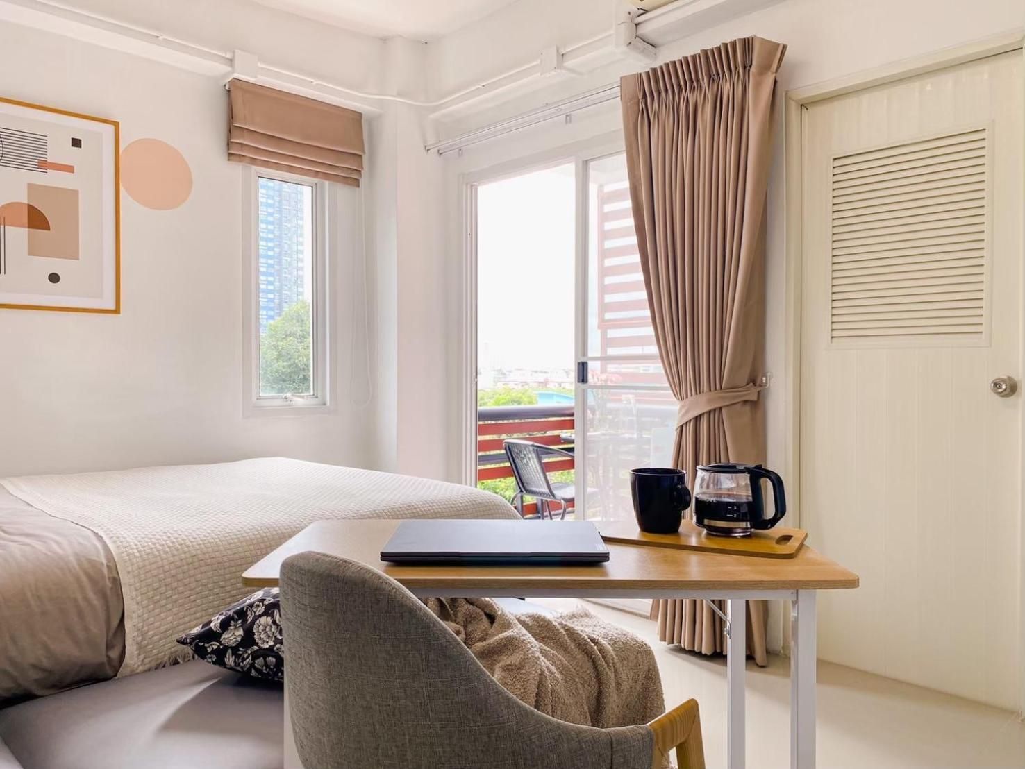 Studio with Balcony