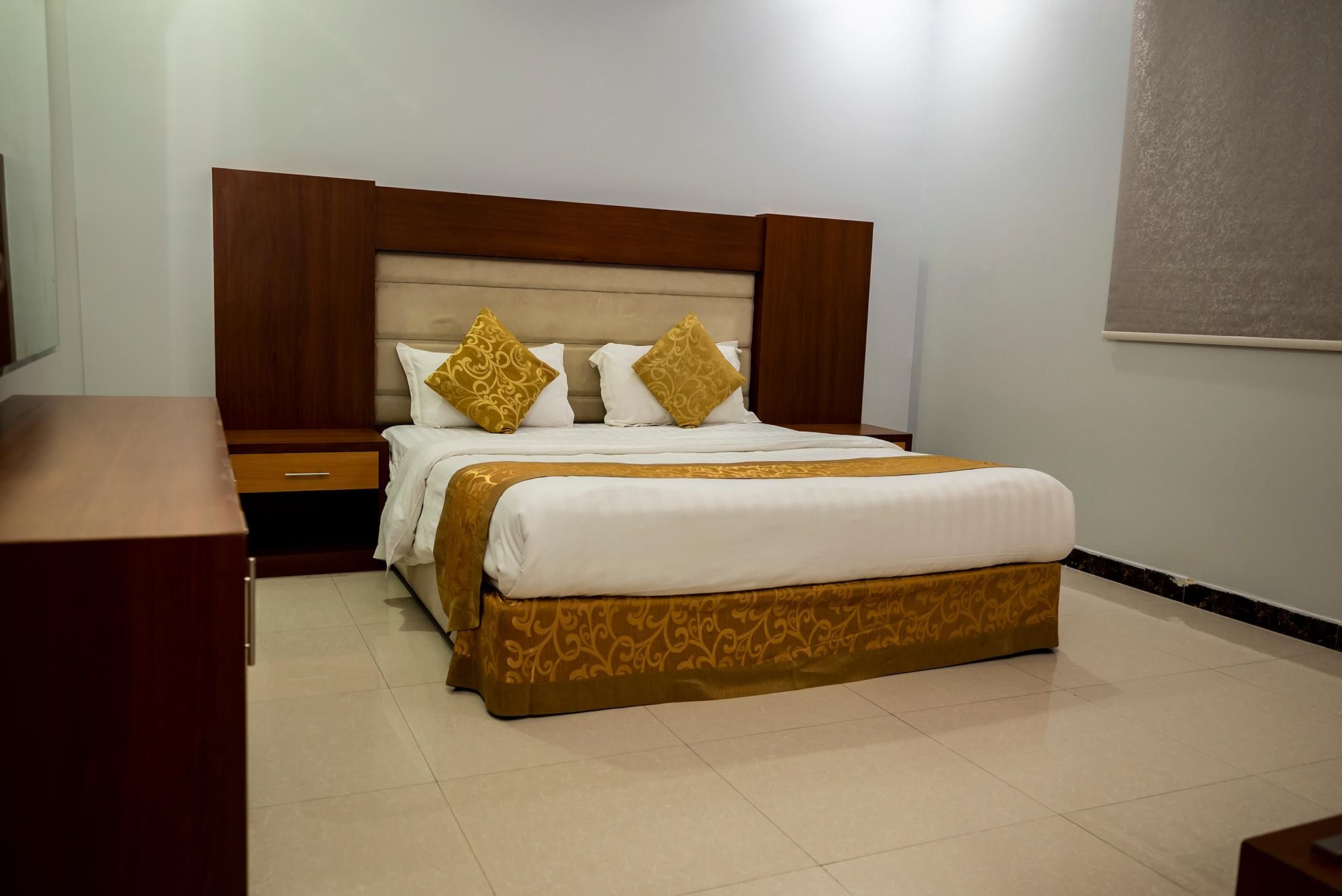 AHLIN SIX SERVICED APARTMENTS