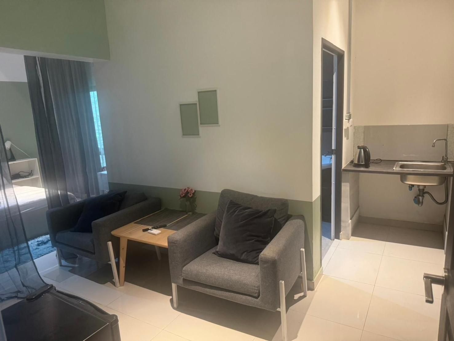 One-Bedroom Apartment