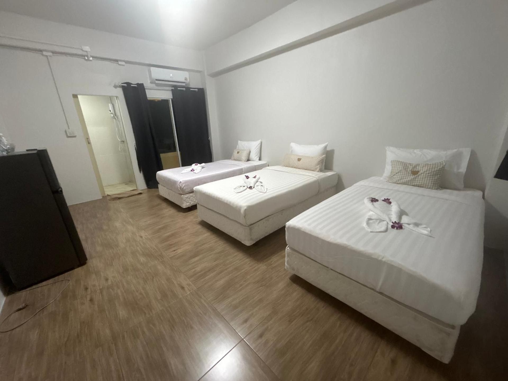 Economy Triple Room