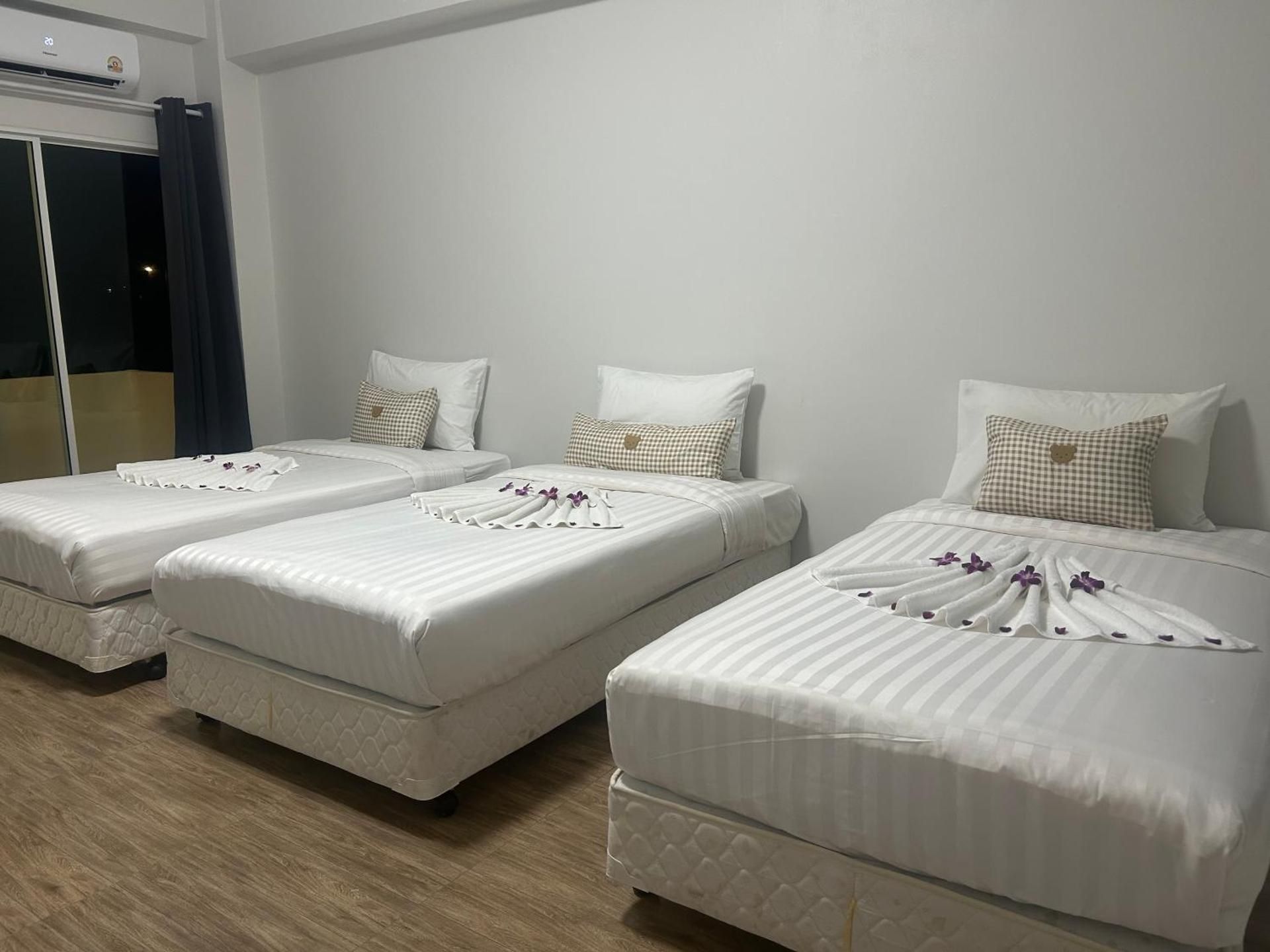 Economy Triple Room