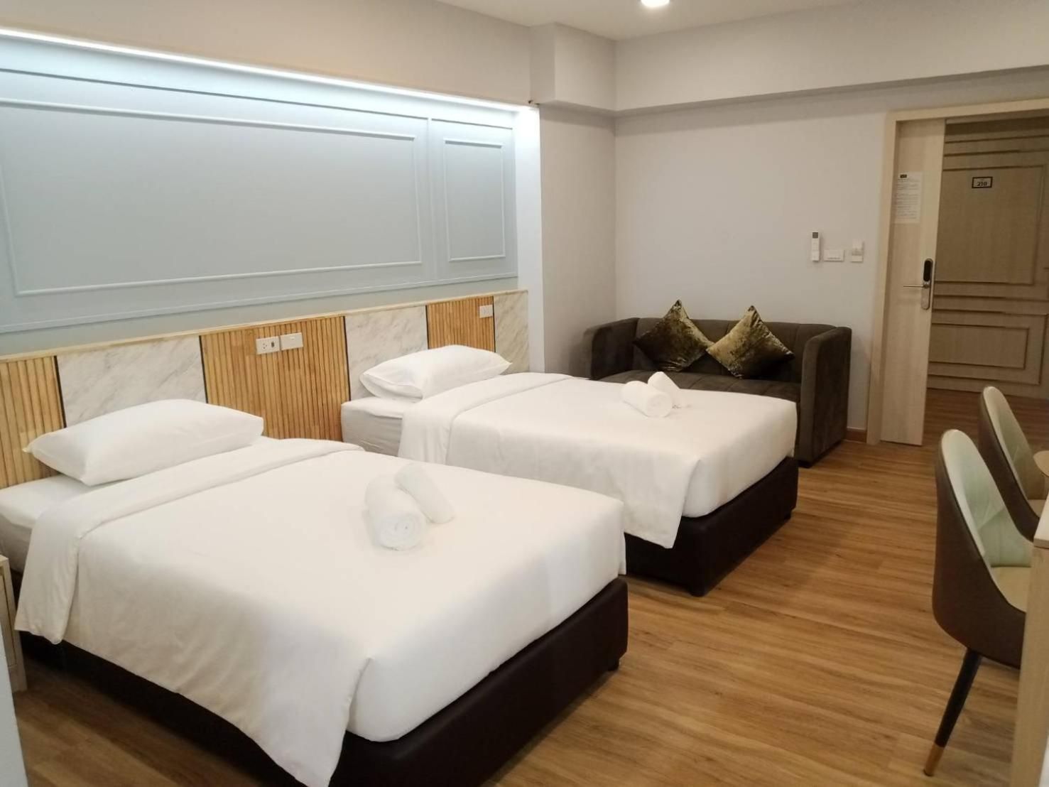Standard Twin Room