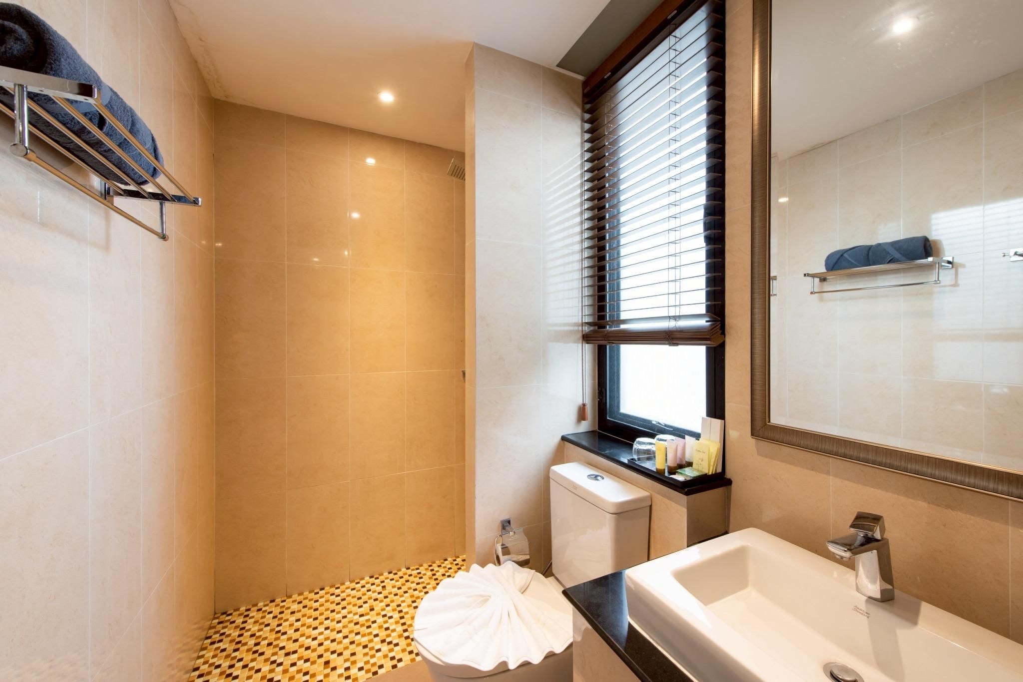 Pool View - Non-Smoking Room - Standard Suite for 2 Adults