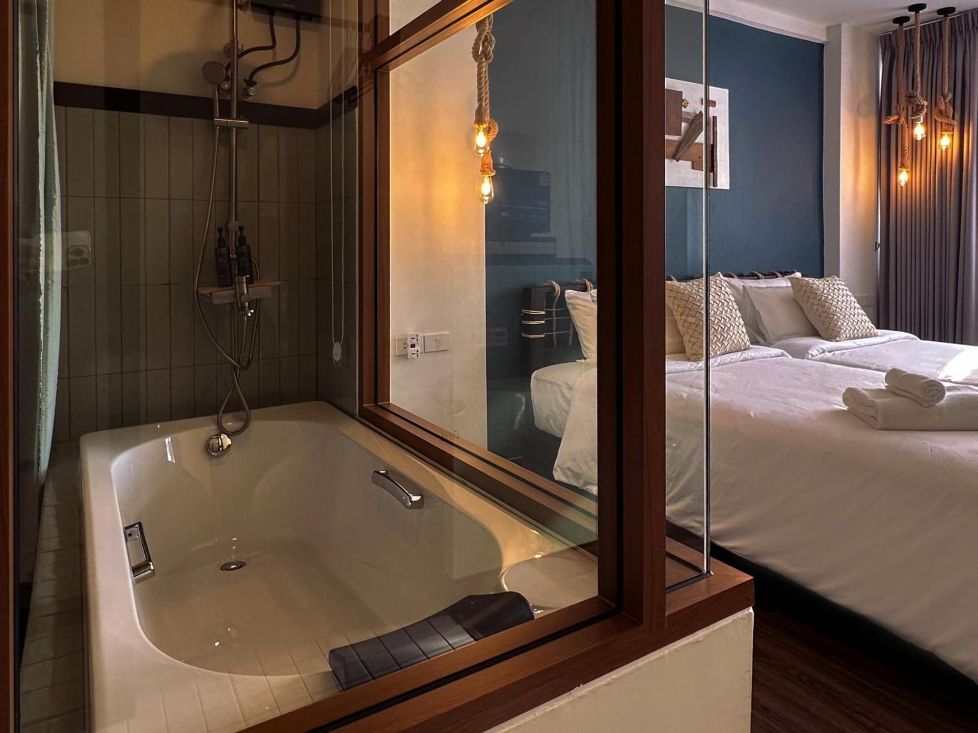 Deluxe Double or Twin Room with City View